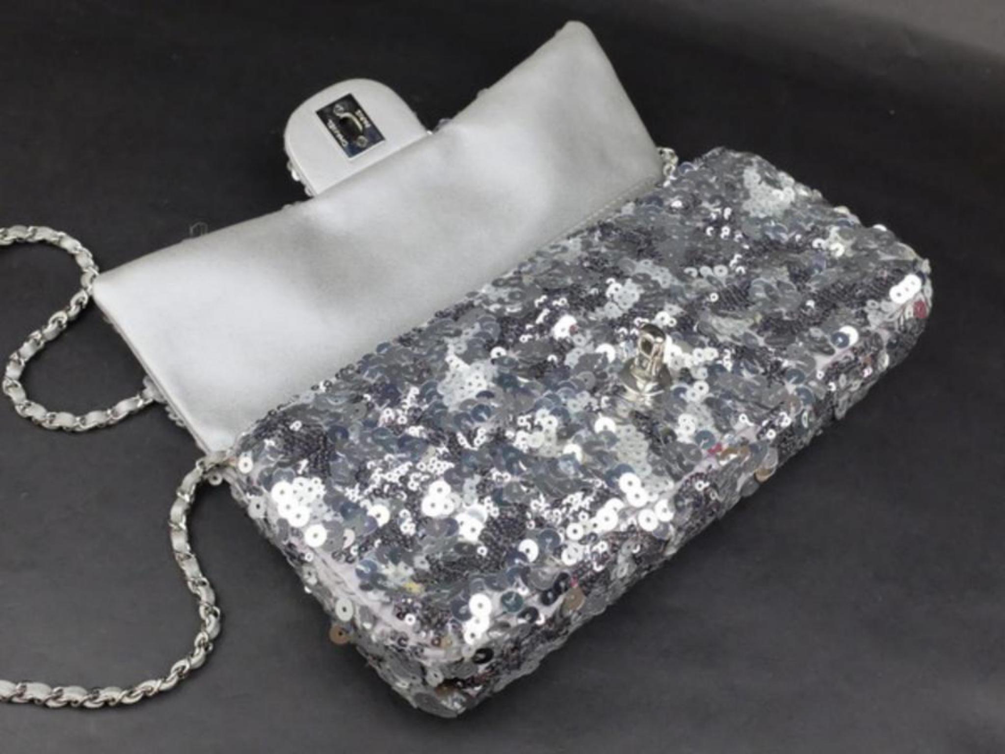 Women's Chanel Classic Flap 226268 Silver Sequins Shoulder Bag For Sale