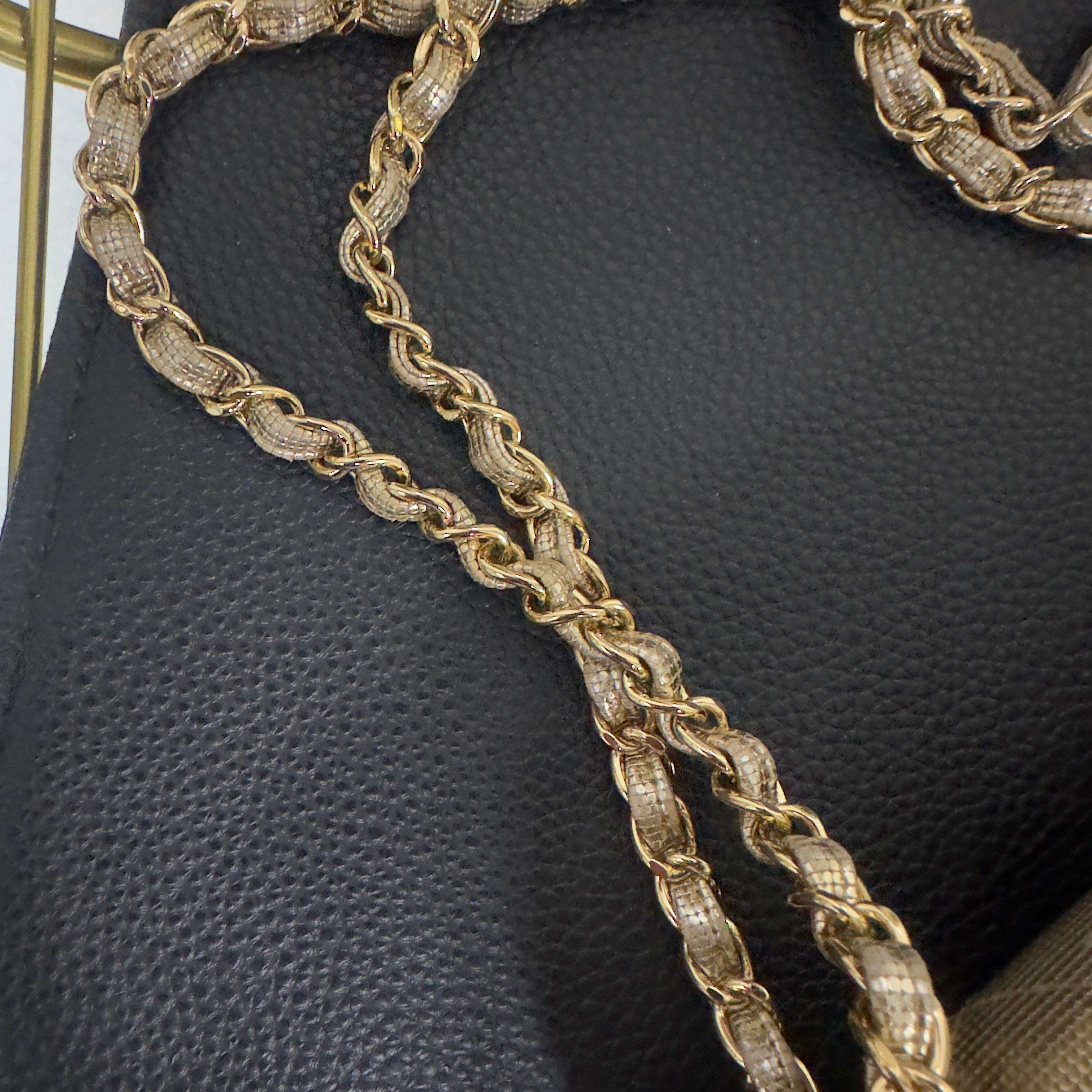 Chanel Classic Flap 25 cm - Caviar Oro Metálico - Serie 21 en venta 10