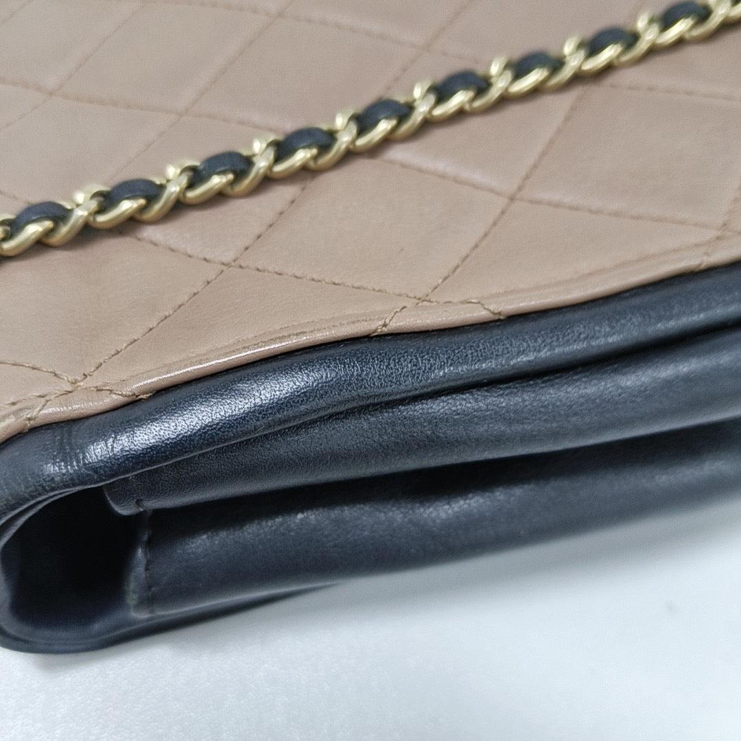 Chanel Classic Flap Bag Calfskin Leather 2014 Medium Nude Pink with Black Trim For Sale 9