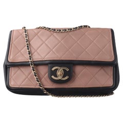 Chanel Classic Flap Bag Kalbsleder 2014 Medium Nude Pink mit schwarzer Verzierung