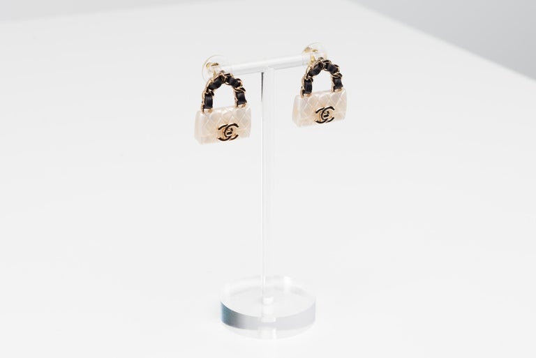 Chanel Classic Flap Bag Earrings Gold Metal 2023 For Sale at 1stDibs