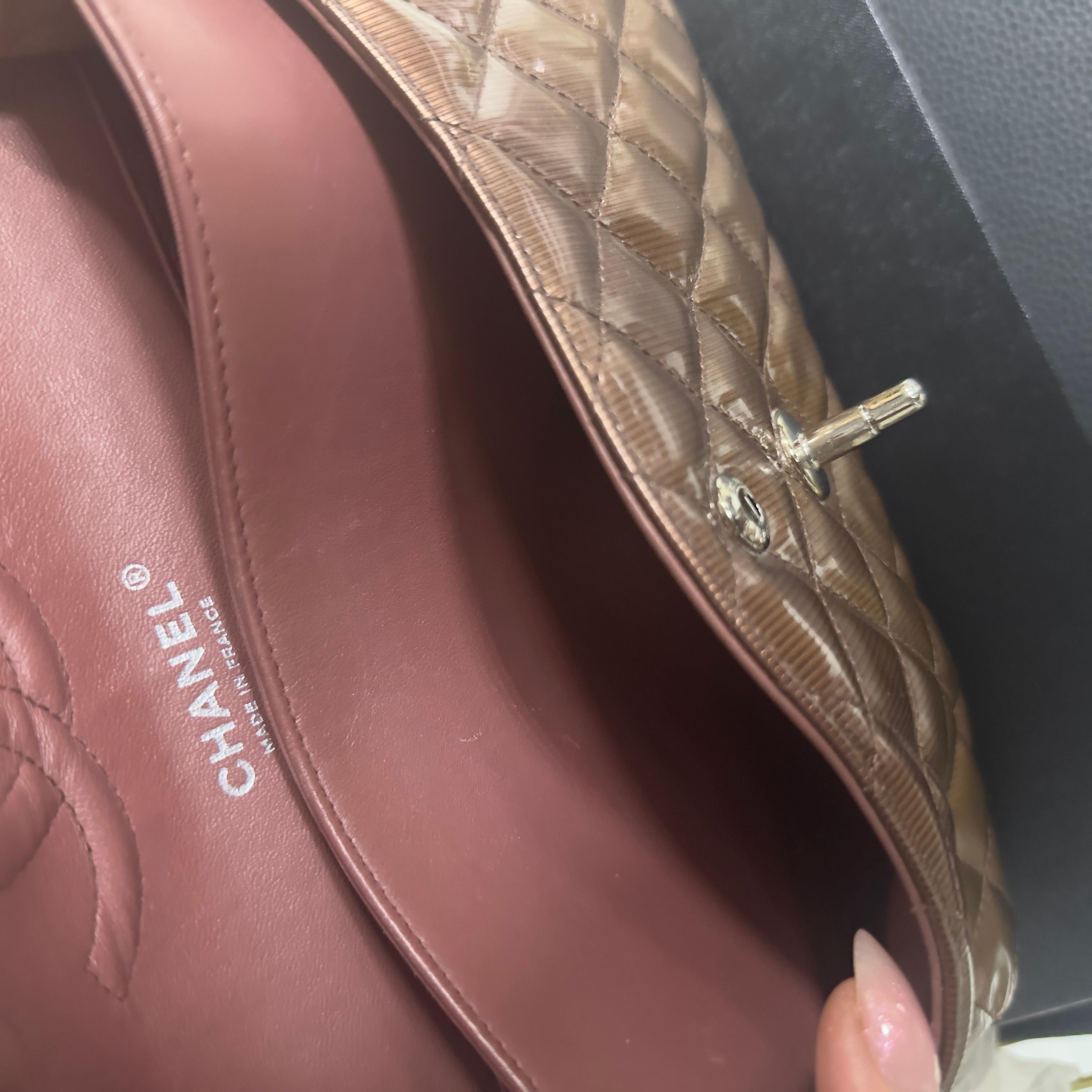 Sac à rabat classique Chanel en bronze métallique  - Collection 2012/2013 en vente 5