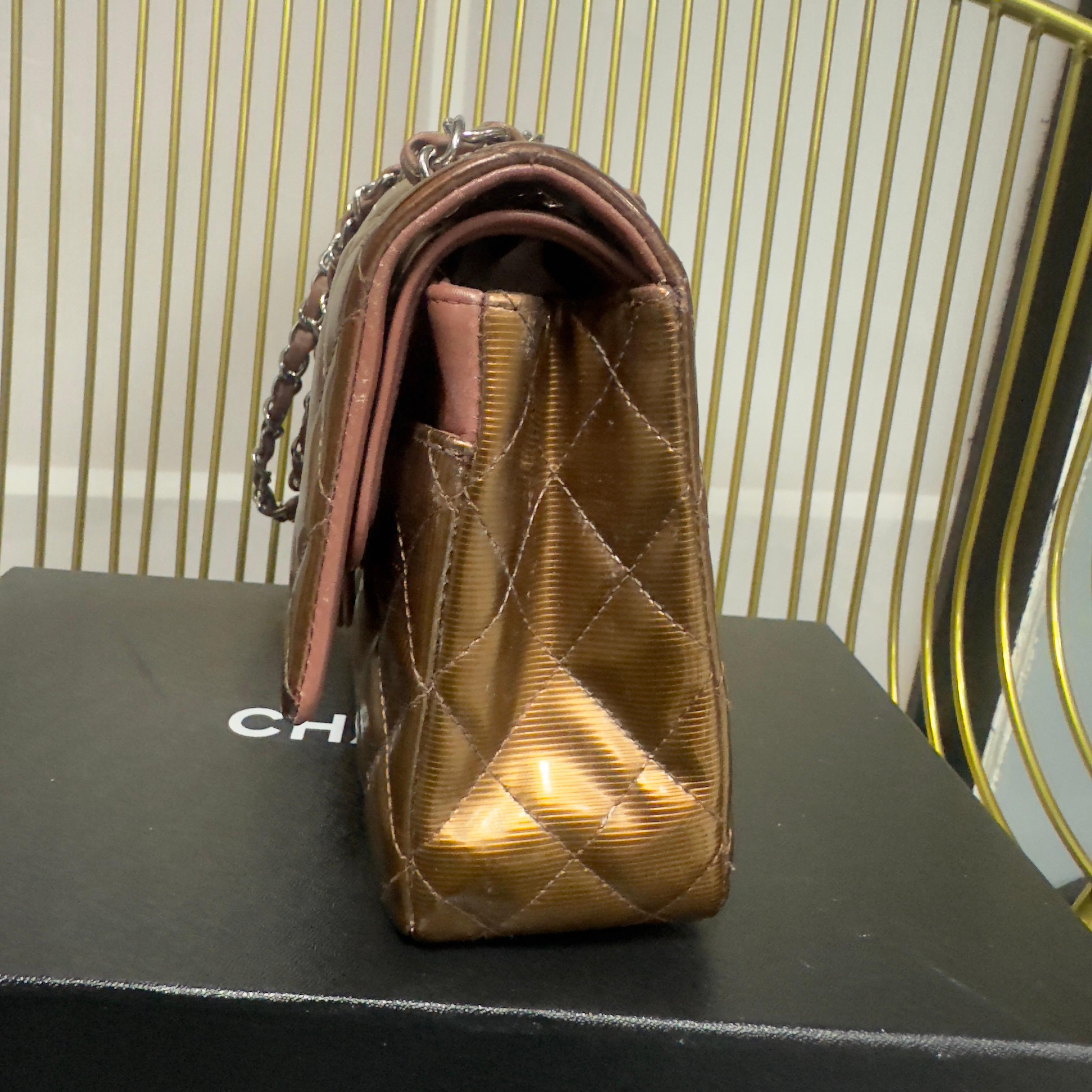 Brown Sac à rabat classique Chanel en bronze métallique  - Collection 2012/2013 en vente