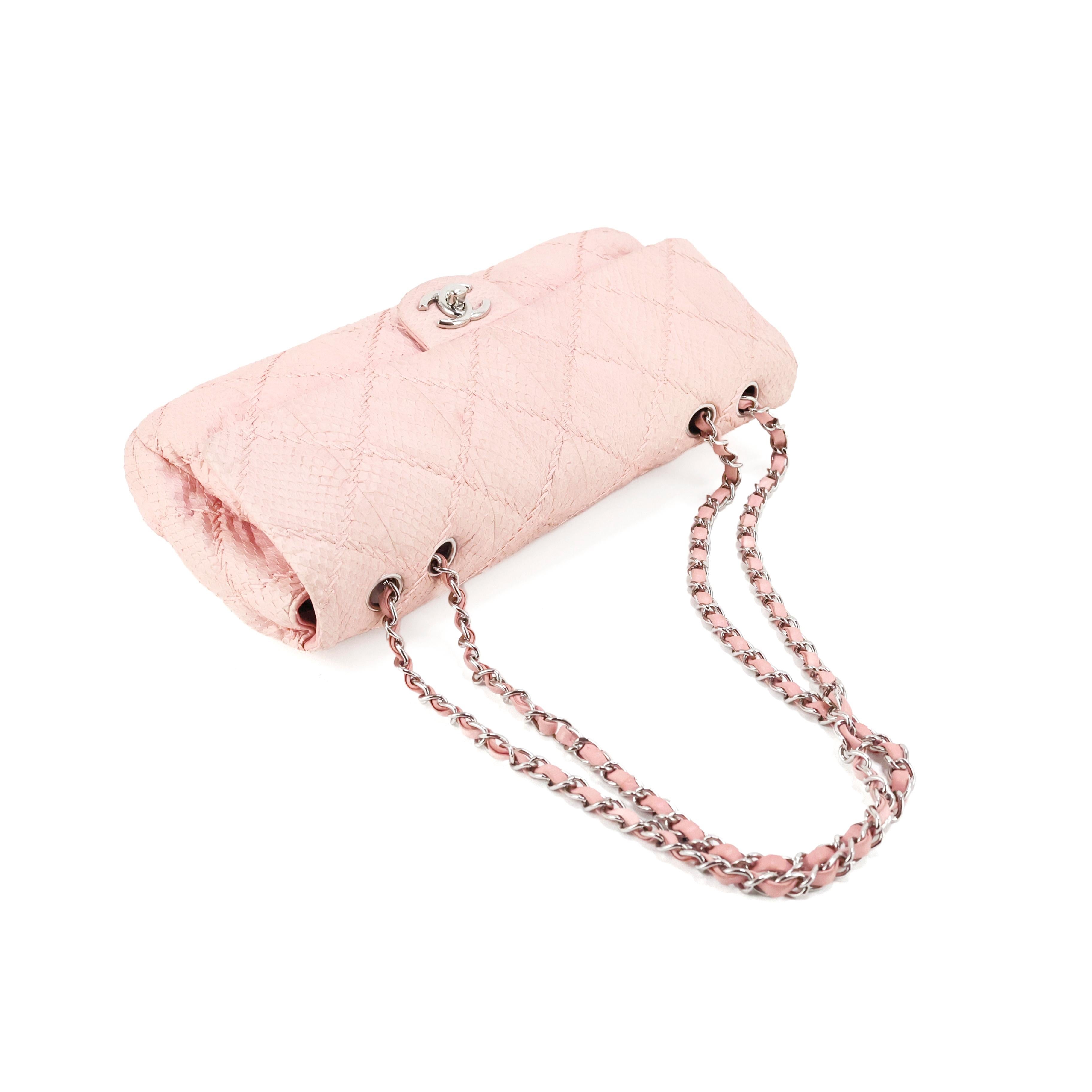 Chanel Classic Flap Bag in light pink Python leather For Sale 5