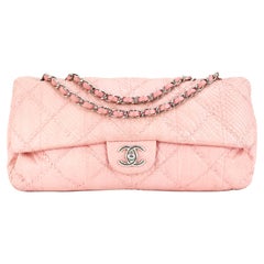 Chanel Classic Flap Bag aus hellrosa Pythonleder