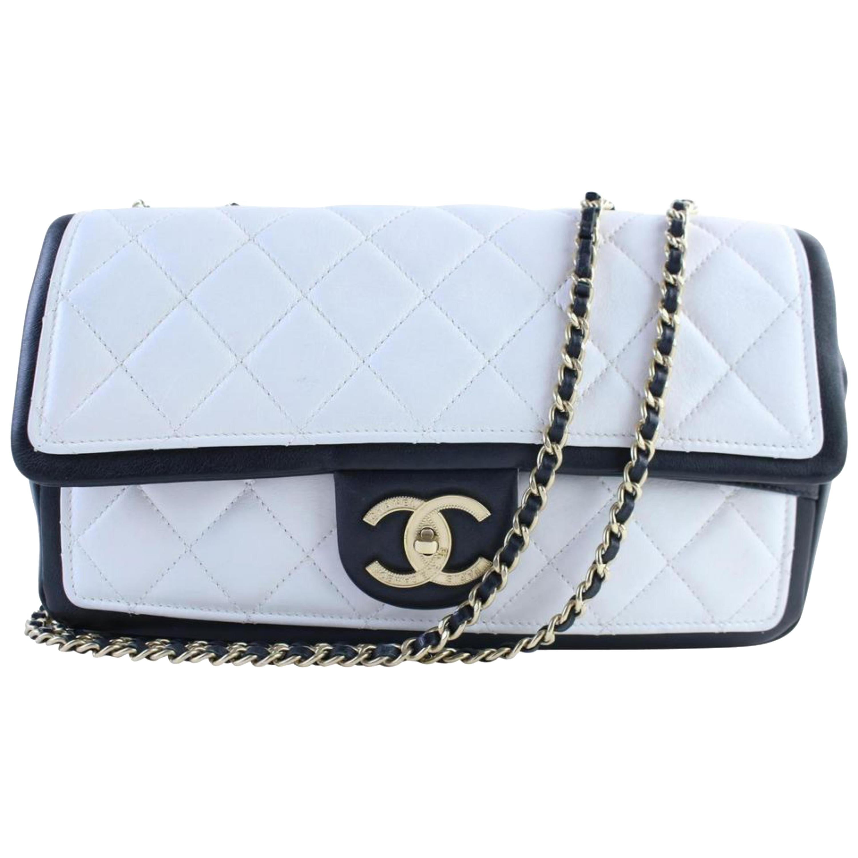 Chanel Classic Flap Bicolor Jumbo 226011 Black X White Leather Shoulder Bag For Sale