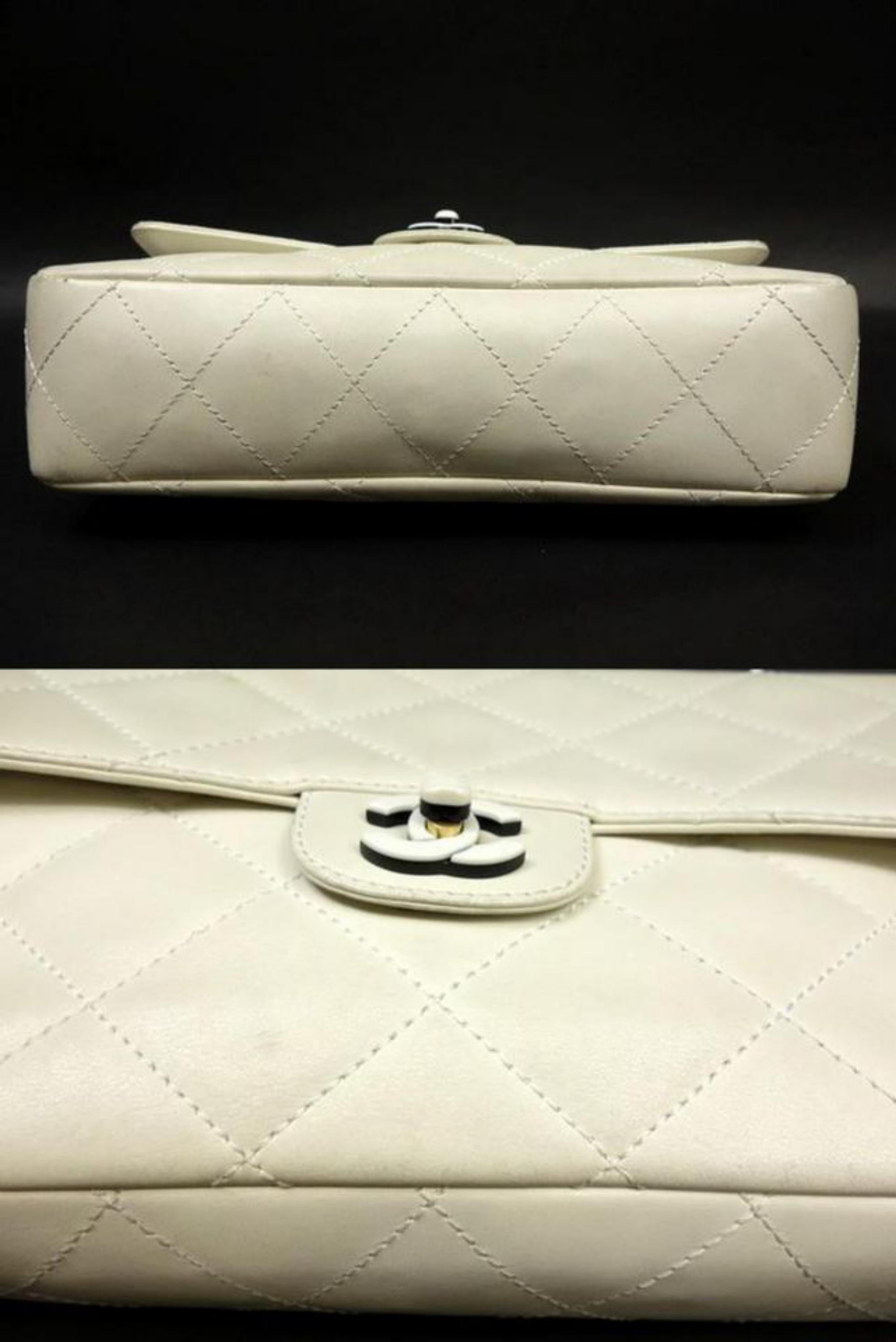 Chanel Classic Flap Bicolor Modern Chain Medium 225406 Shoulder Bag For Sale 4