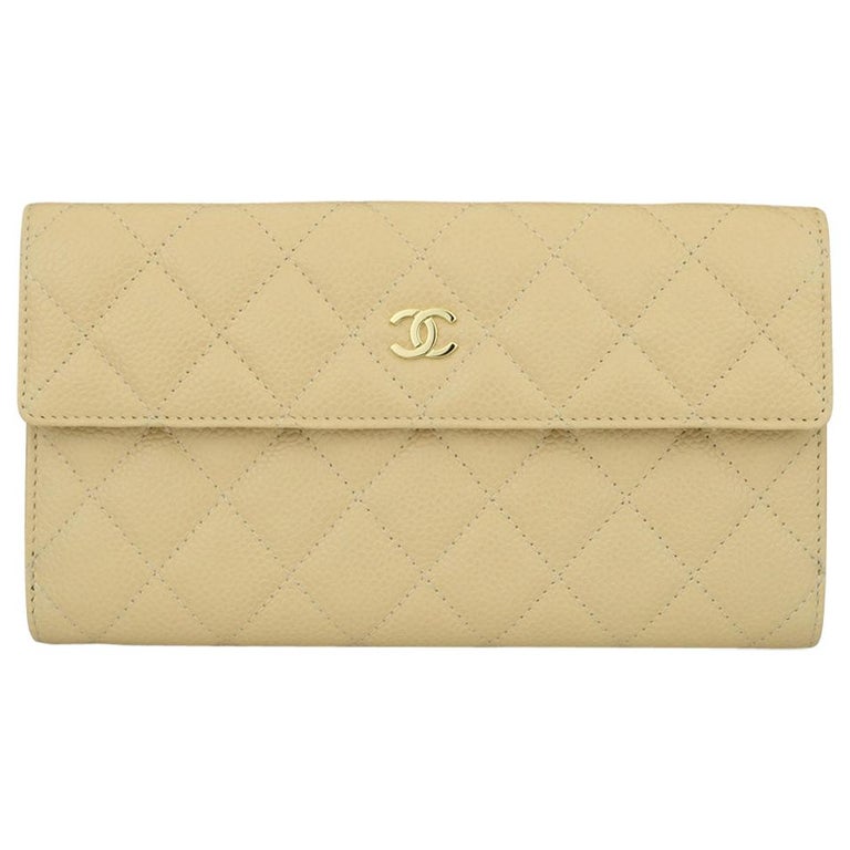 CHANEL Classic Flap Bifold Wallet Beige Caviar with Gold Hardware 2012 at  1stDibs
