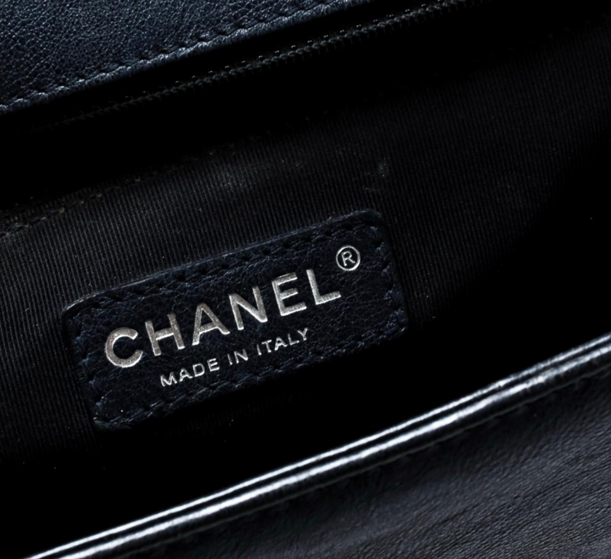 Chanel  Classic Flap Boy Le  Large Navy Blue Leather Shoulder Bag Pre- Owned In Good Condition In New York, NY