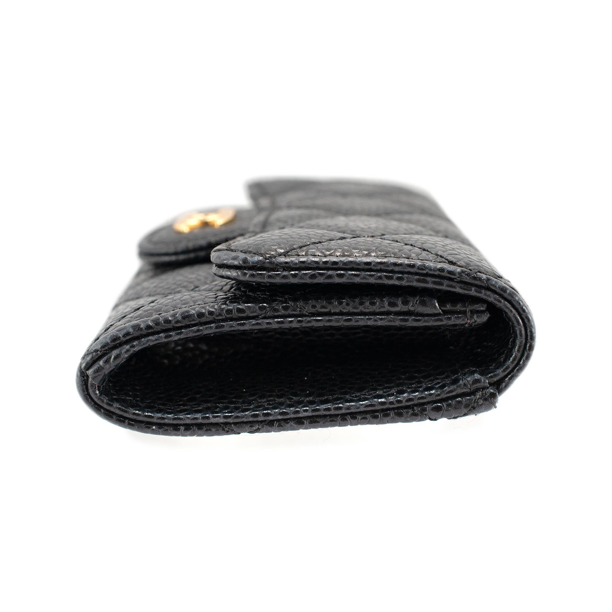 De las mujeres Chanel Classic Tarjetero con Solapa M6510 Cartera Compacta de Piel Caviar Oro Negro en venta