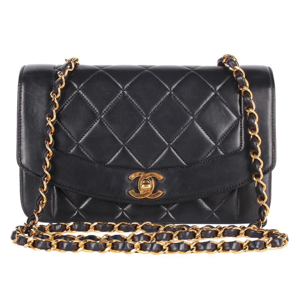 CHANEL Classic Flap CC Leather Diana 22 Cross Body Bag Black In Good Condition For Sale In Salt Lake Cty, UT