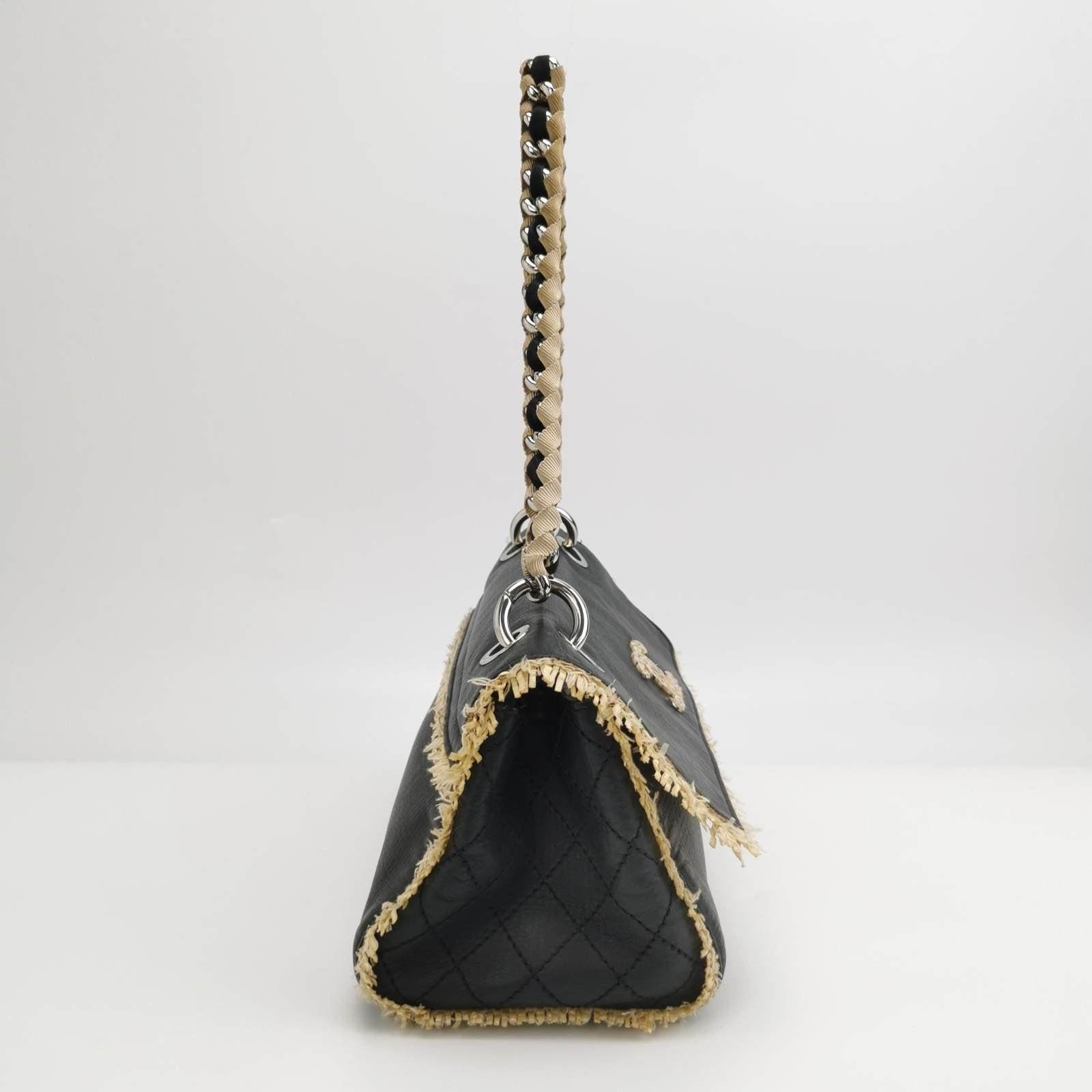 Chanel Classic Flap Chain Shoulder Bag Large Black Leather and Straw In Good Condition In AUBERVILLIERS, FR