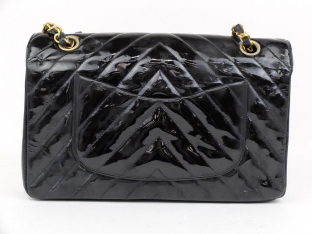 Chanel Classic Flap Chevron Quilted Medium 232106 Black Shoulder Bag For Sale 4