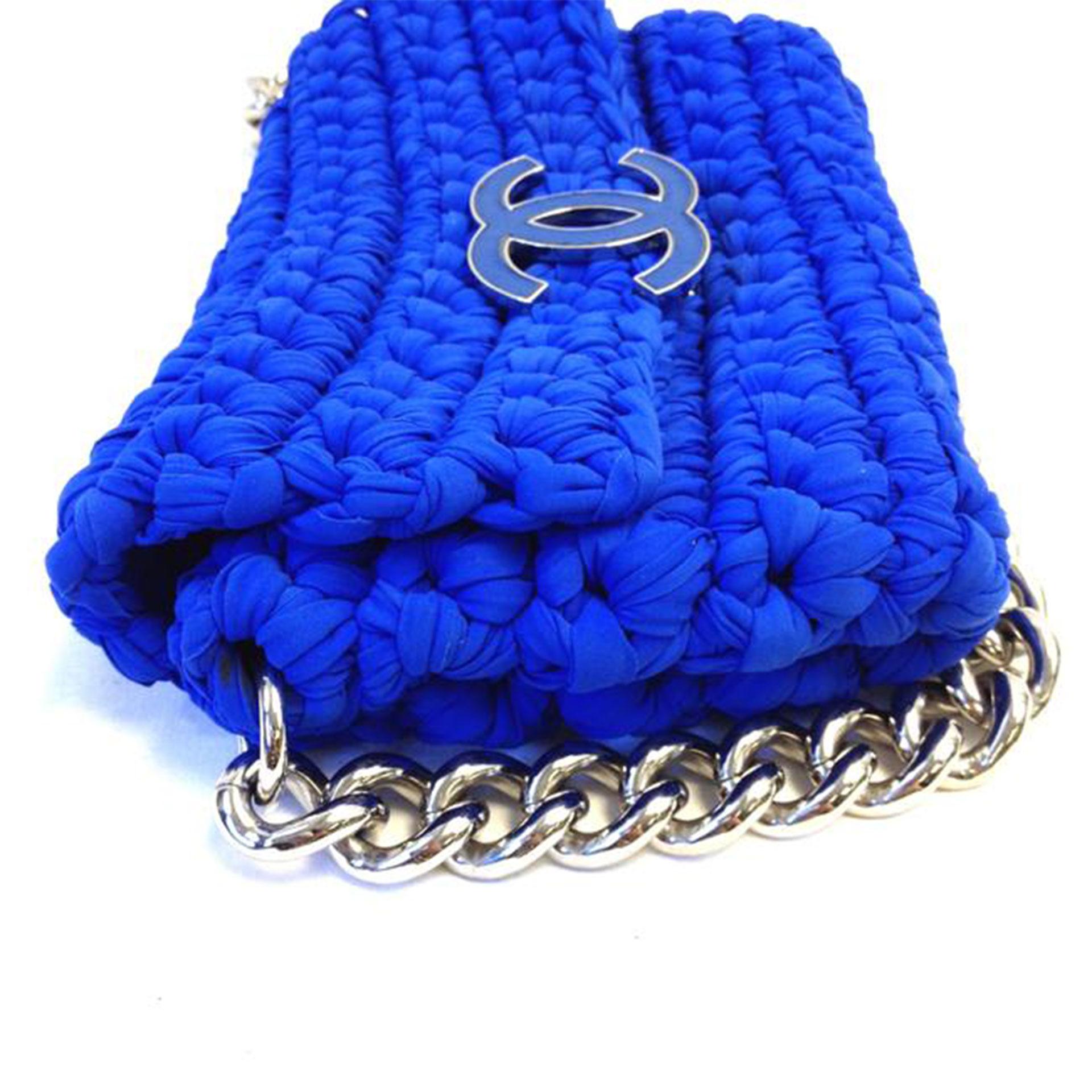 Chanel Classic Flap Electric Crochet Collectors Sac à bandoulière en tissu bleu Unisexe en vente