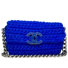 Chanel Classic Flap Bolso de hombro de tela azul de ganchillo eléctrico para coleccionistas