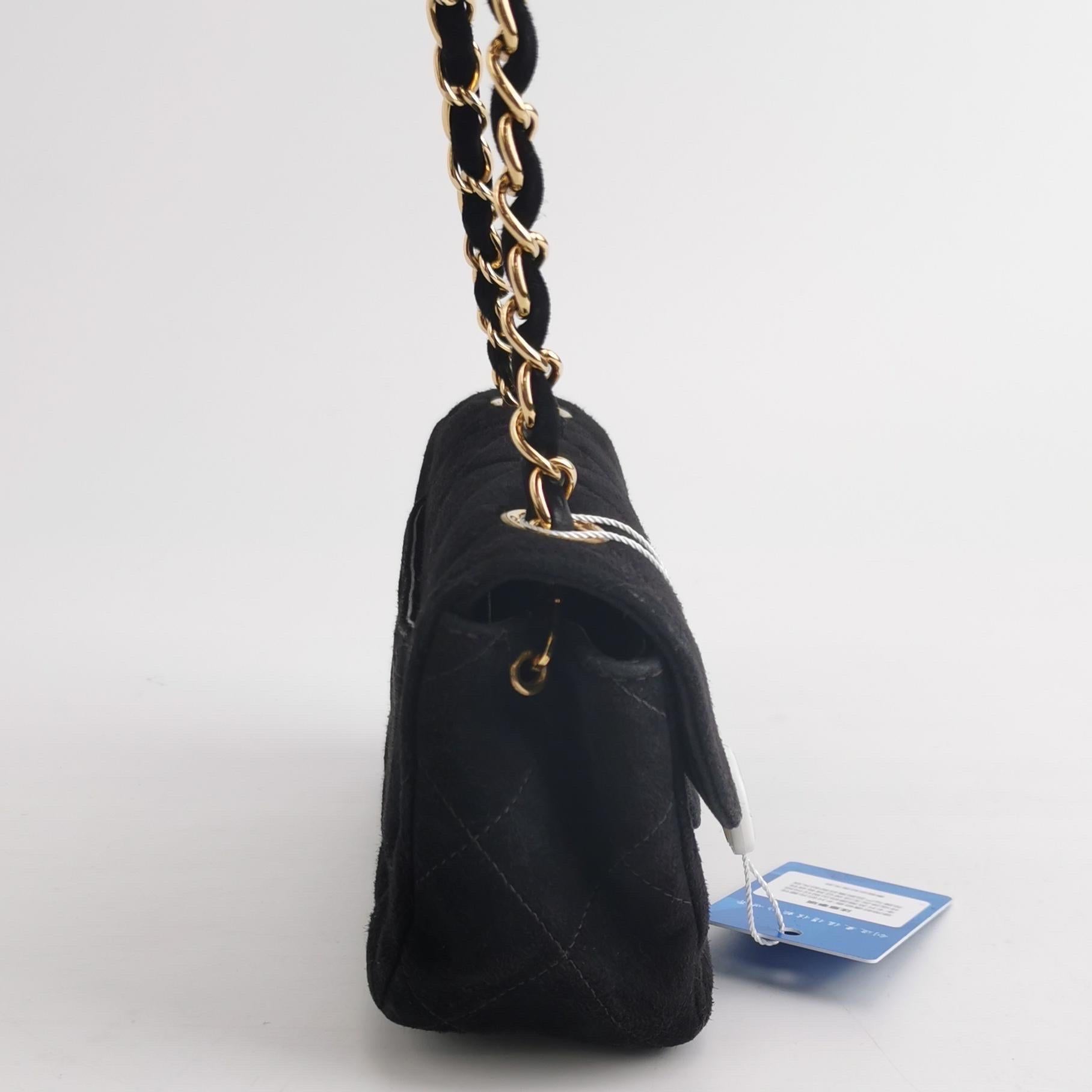 Chanel Classic Flap Extra Mini Black Suede Quilted Gold-tone Hardware In Good Condition For Sale In AUBERVILLIERS, FR