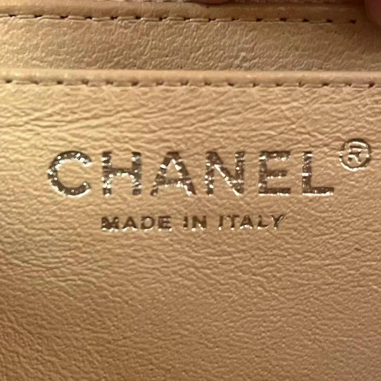 Chanel Classic Flap Jumbo 2009 Beige Caviar Leather Single Flap Silver Hardware 3