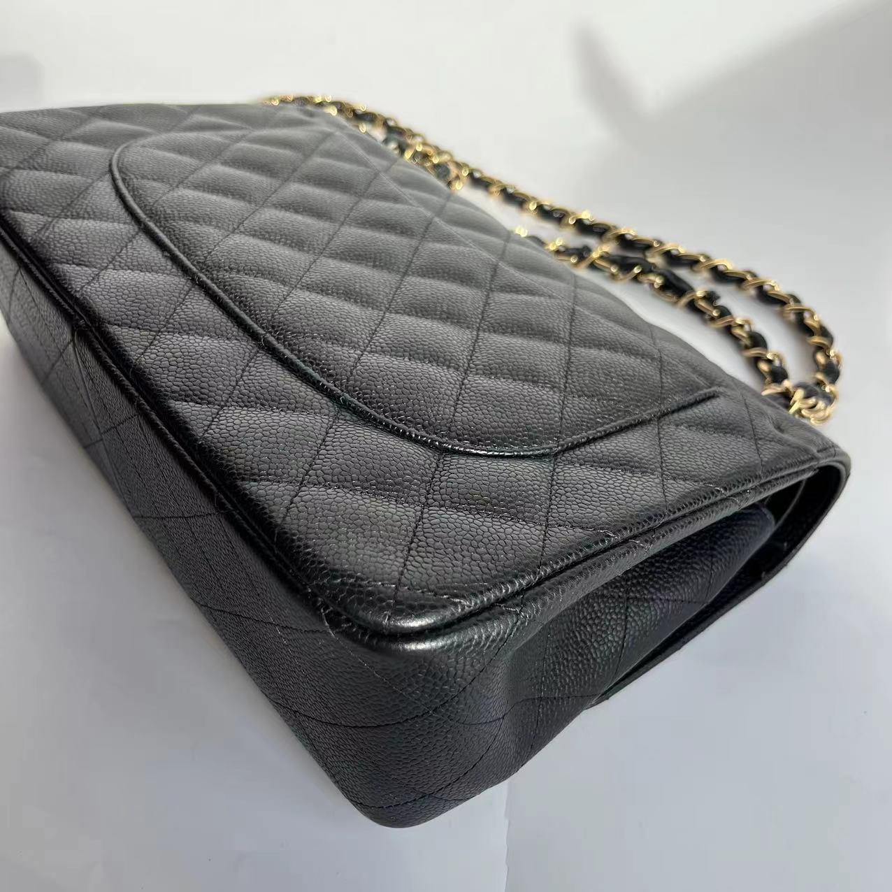 Chanel Classic Flap Jumbo Schwarzes Kaviar-Leder Doppelte Klappe Goldene Hardware 2011-12 im Angebot 6