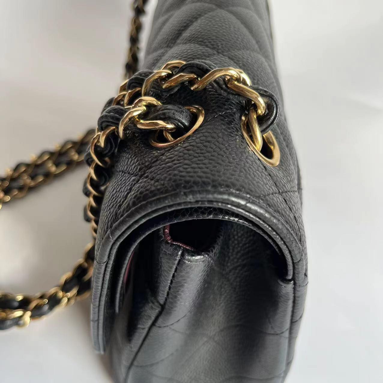 Chanel Classic Flap Jumbo Schwarzes Kaviar-Leder Doppelte Klappe Goldene Hardware 2011-12 im Angebot 8