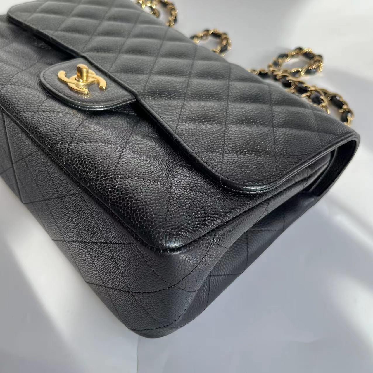 Chanel Classic Flap Jumbo Schwarzes Kaviar-Leder Doppelte Klappe Goldene Hardware 2011-12 im Angebot 4