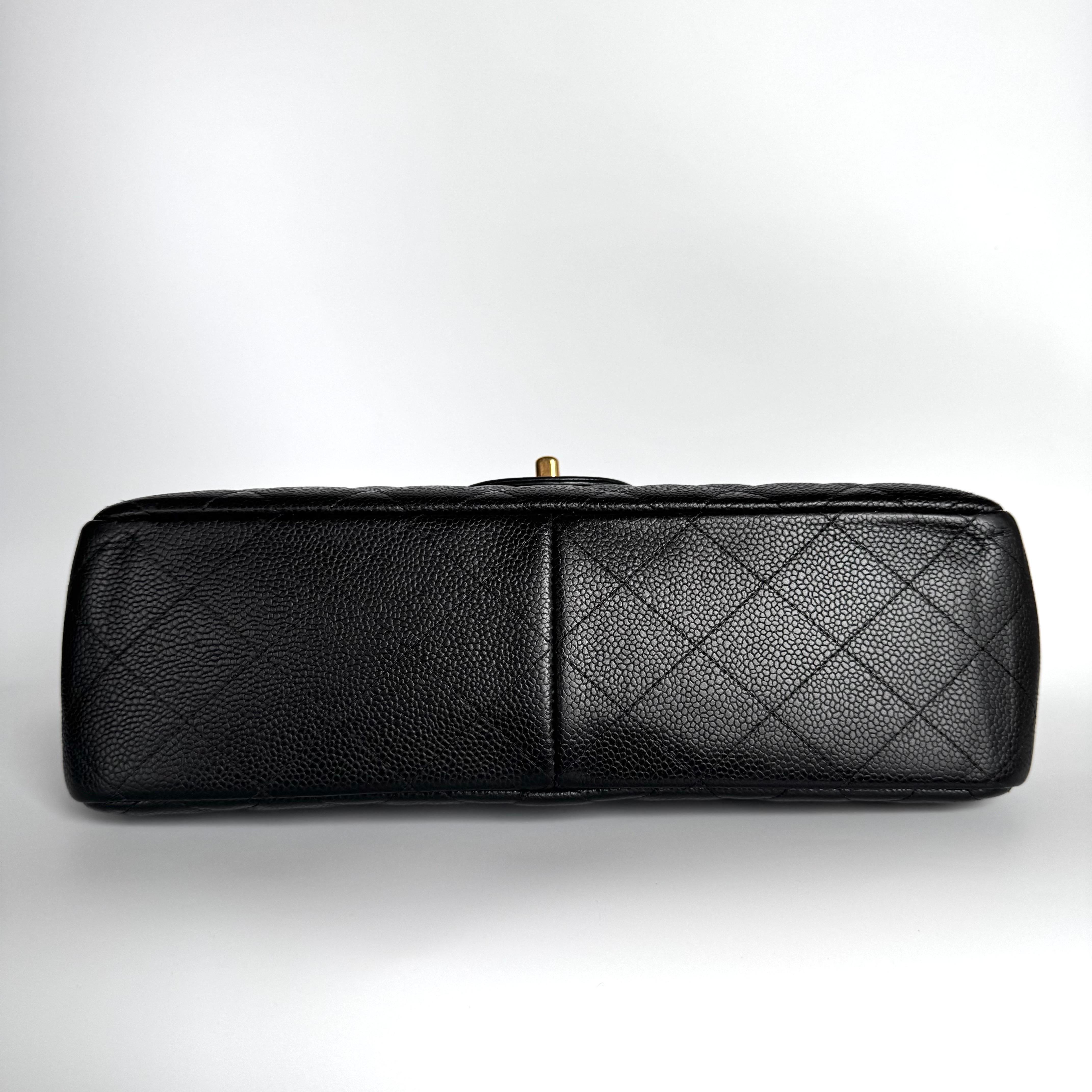 De las mujeres Chanel Classic Leather Jumbo Piel de Caviar Negra Doble Solapa Herrajes Dorados 2011-20 en venta