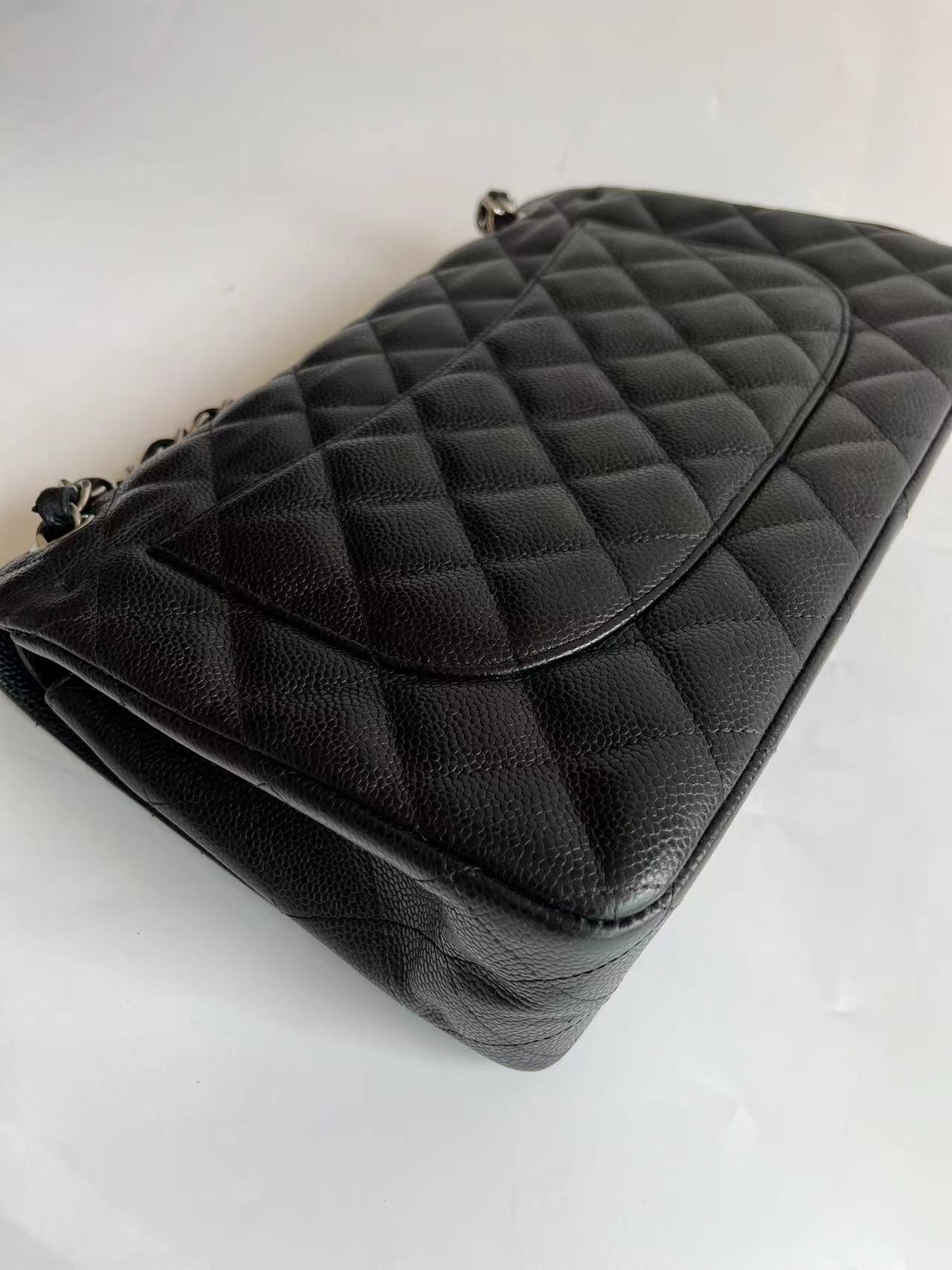 Chanel Classic Flap Jumbo Nero Caviale Pelle Doppia Flap Hardware Argento 2011 in vendita 6