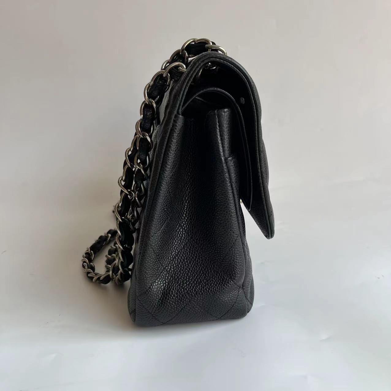 Chanel Classic Flap Jumbo Nero Caviale Pelle Doppia Flap Hardware Argento 2011 in vendita 1