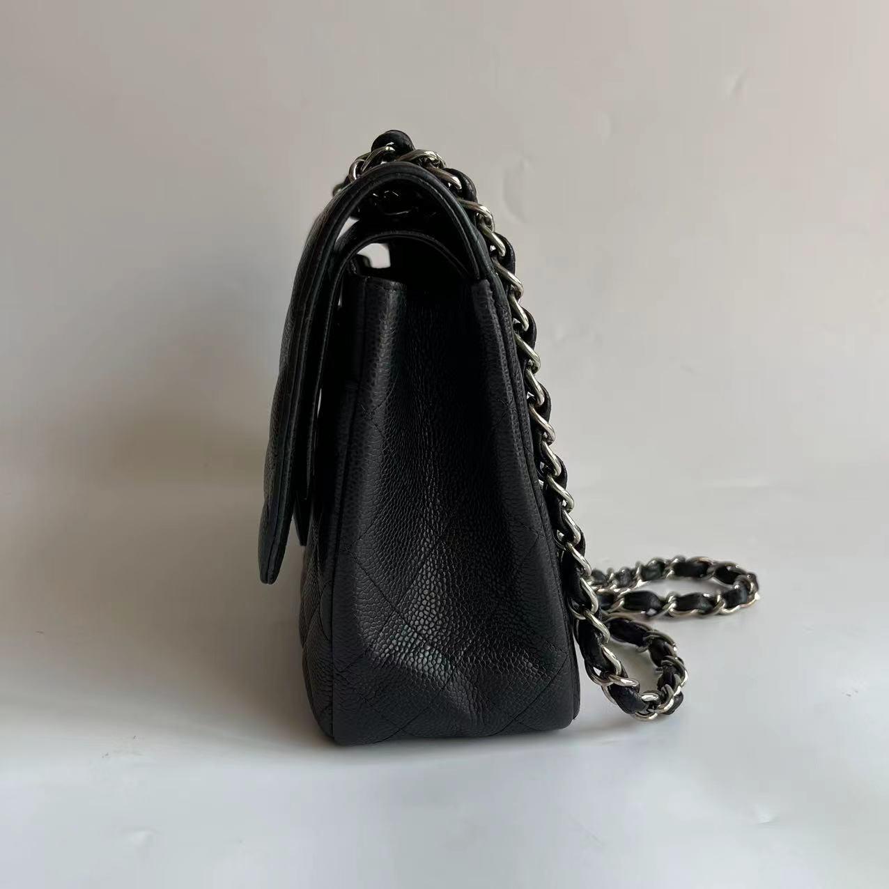 Chanel Classic Flap Jumbo Nero Caviale Pelle Doppia Flap Hardware Argento 2011 in vendita 2