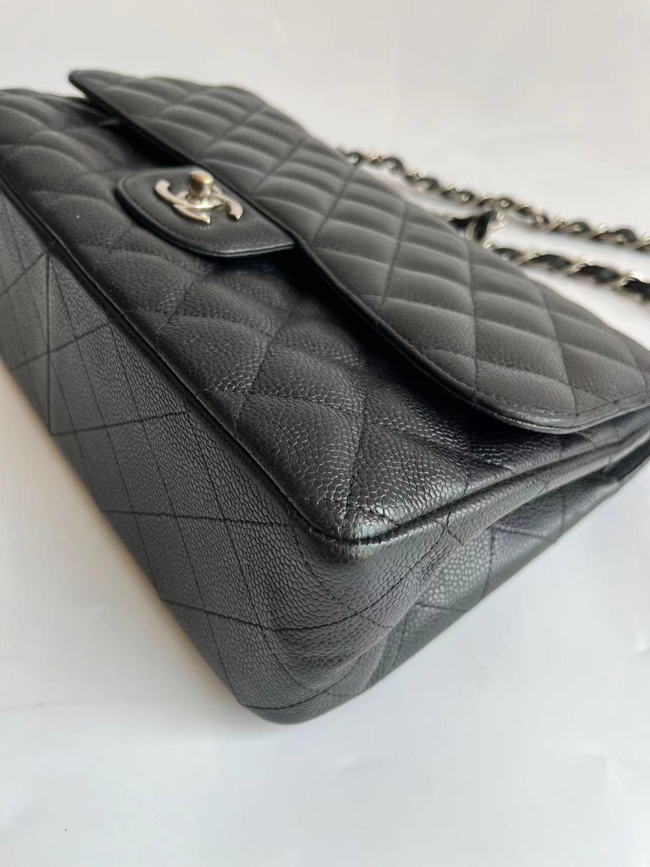 Chanel Classic Flap Jumbo Nero Caviale Pelle Doppia Flap Hardware Argento 2011 in vendita 3