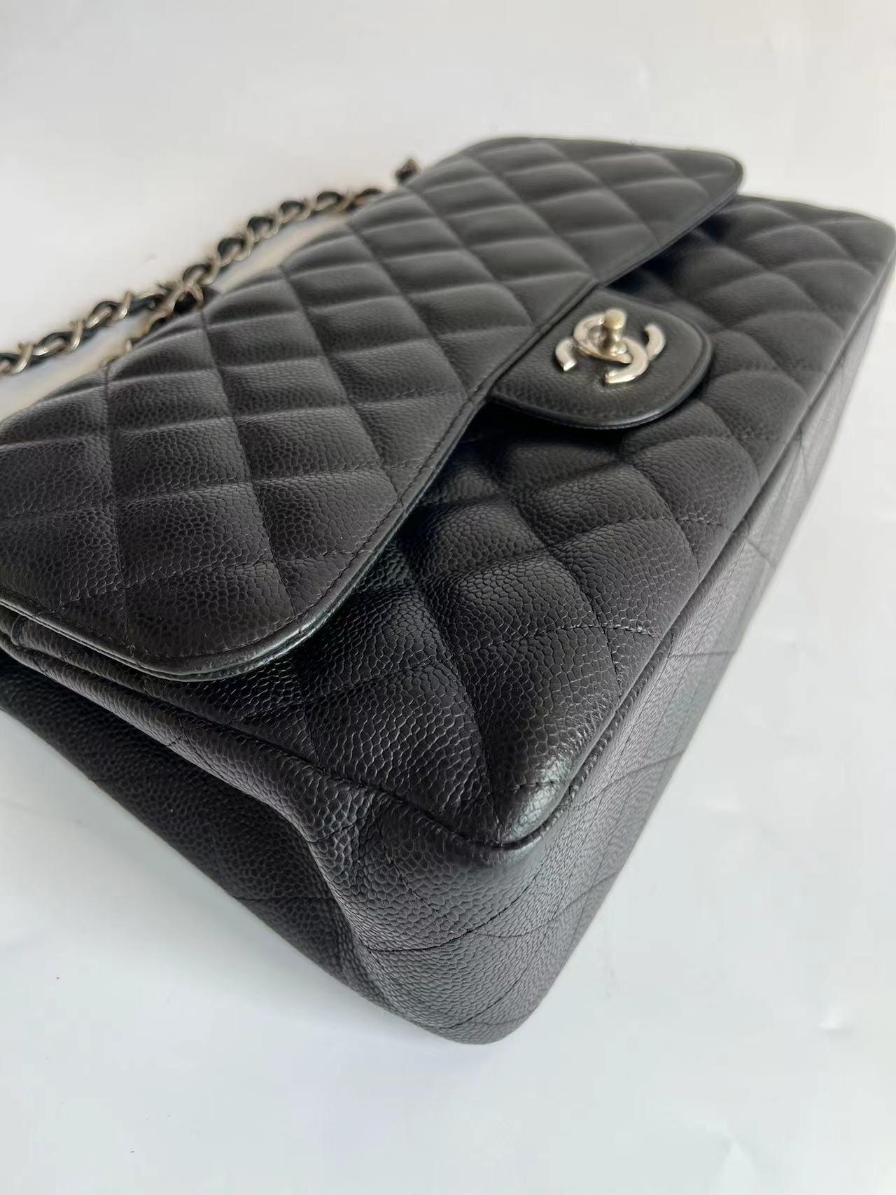 Chanel Classic Flap Jumbo Nero Caviale Pelle Doppia Flap Hardware Argento 2011 in vendita 4