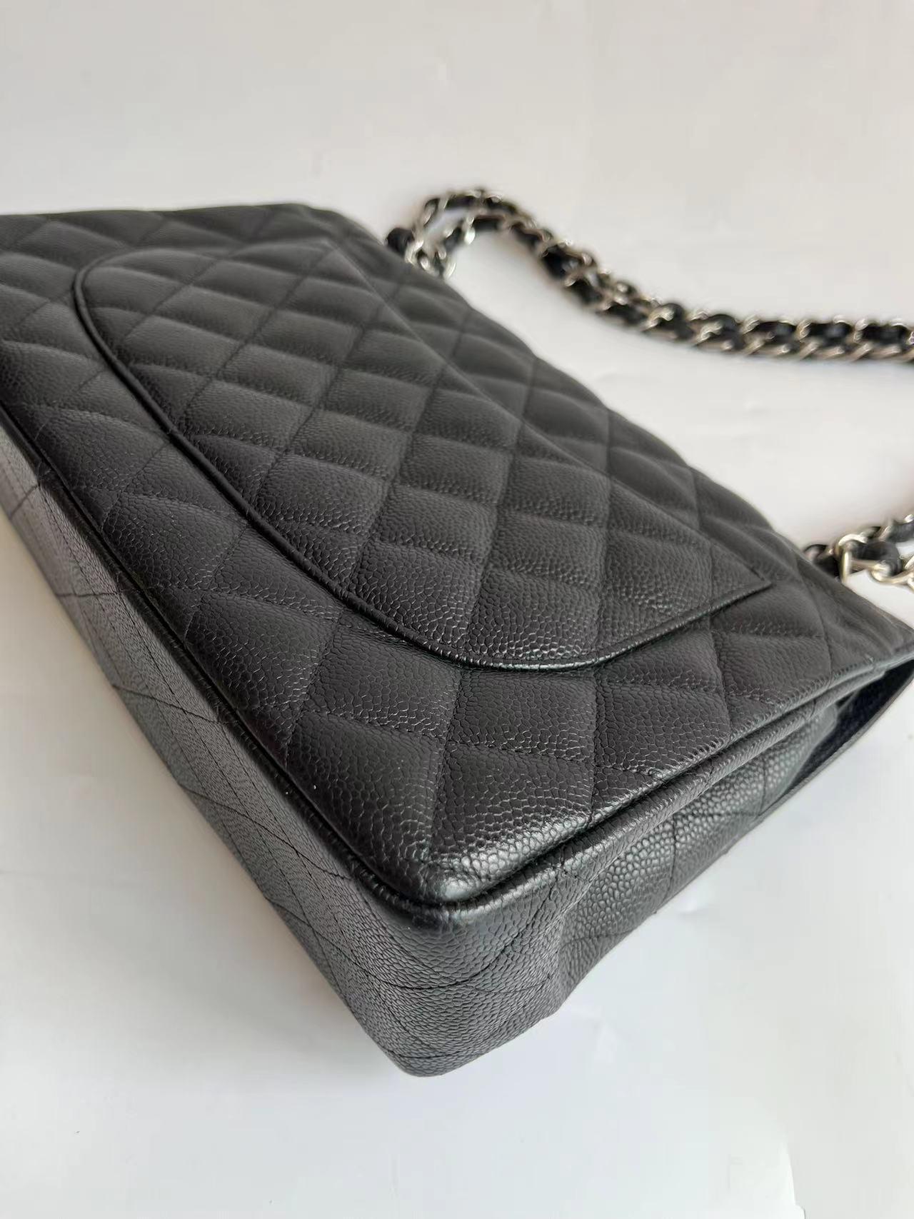 Chanel Classic Flap Jumbo Nero Caviale Pelle Doppia Flap Hardware Argento 2011 in vendita 5