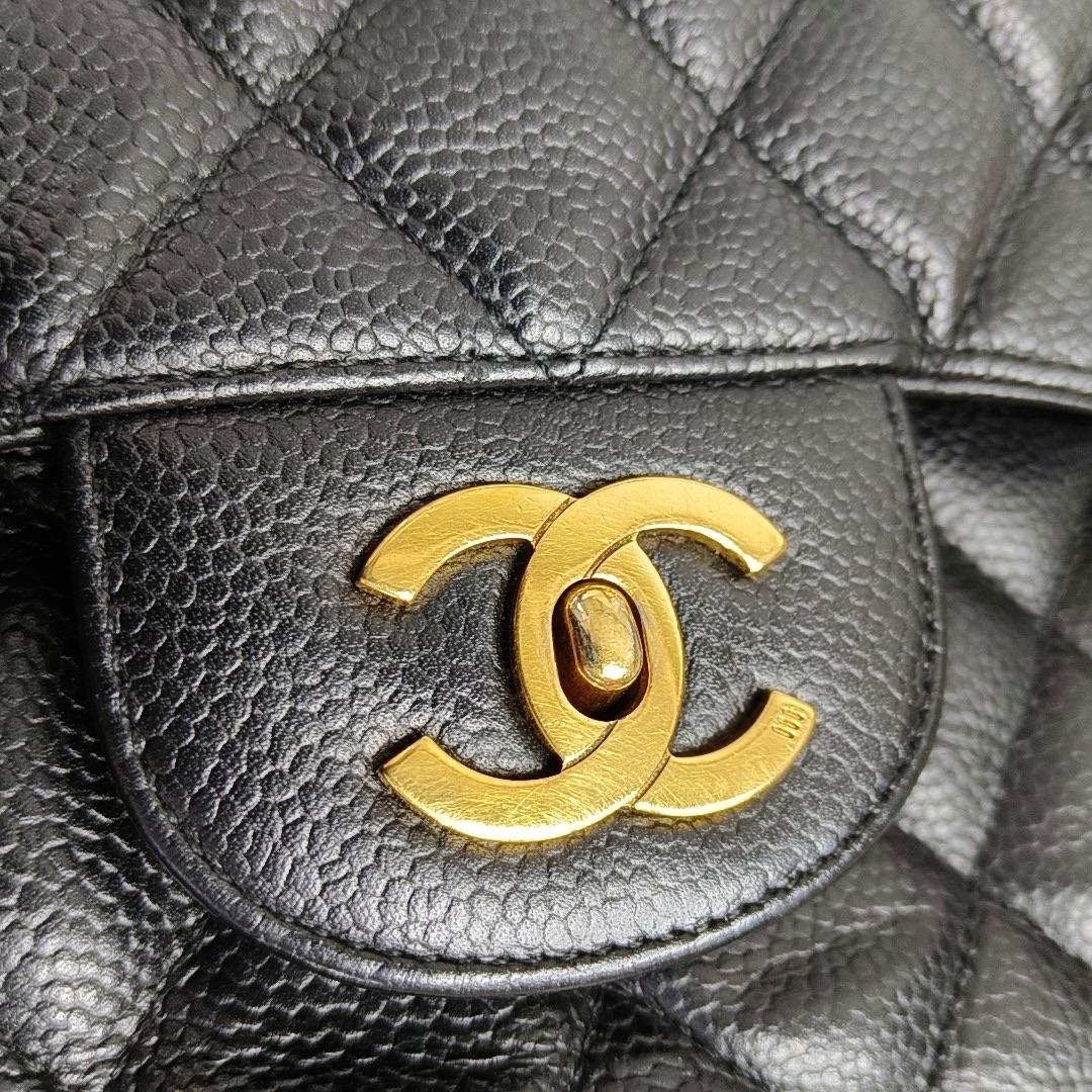 Chanel Classic Leather Jumbo Black Caviar Leather Single Flap 24k Gold Hardware en vente 5