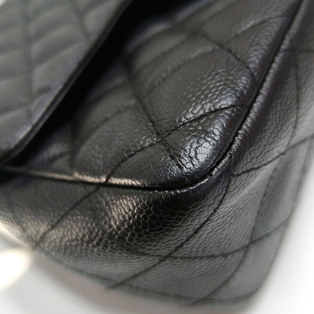Chanel Classic Leather Jumbo Black Caviar Leather Single Flap 24k Gold Hardware en vente 7