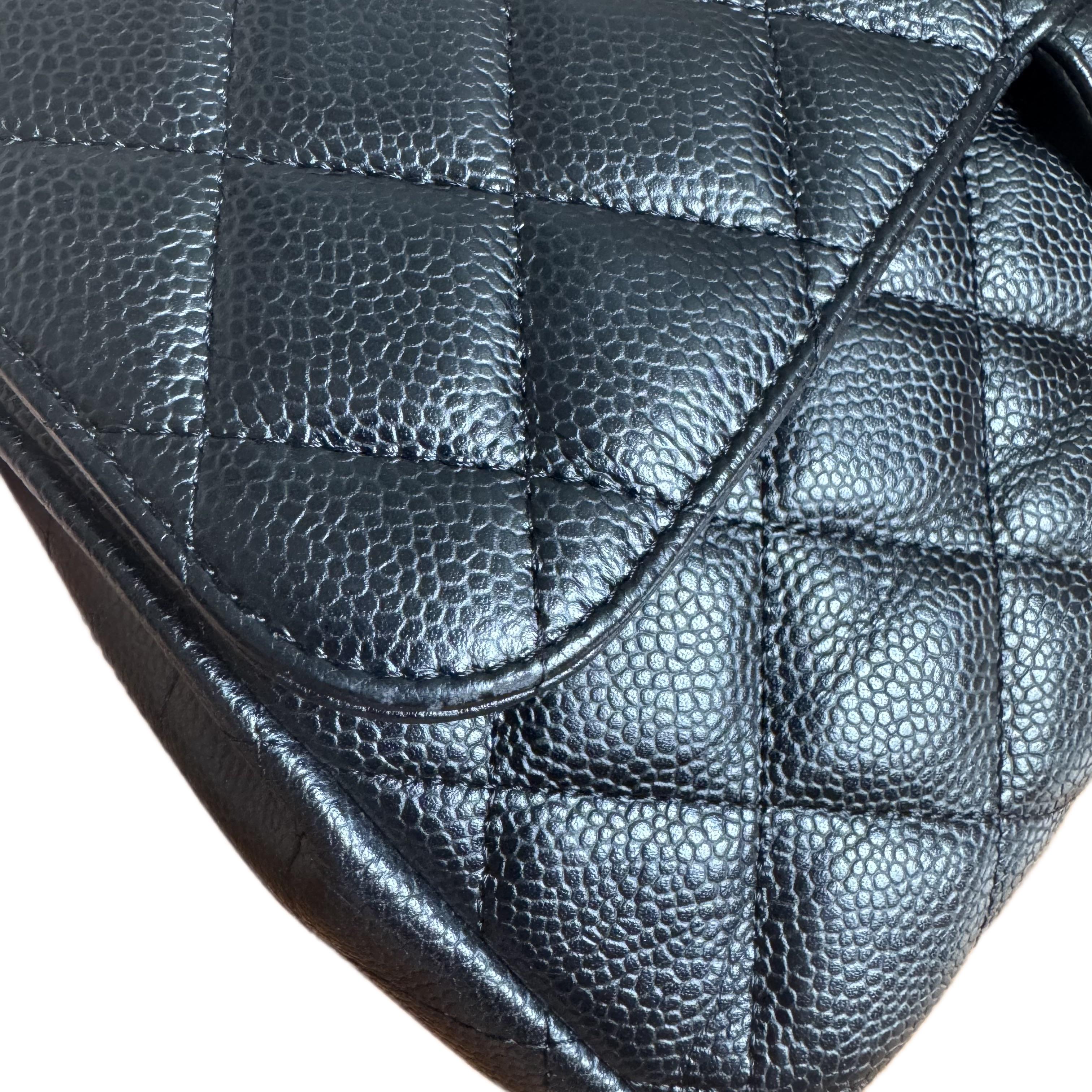 Chanel Classic Leather Jumbo Black Caviar Leather Single Flap 24k Gold Hardware en vente 9