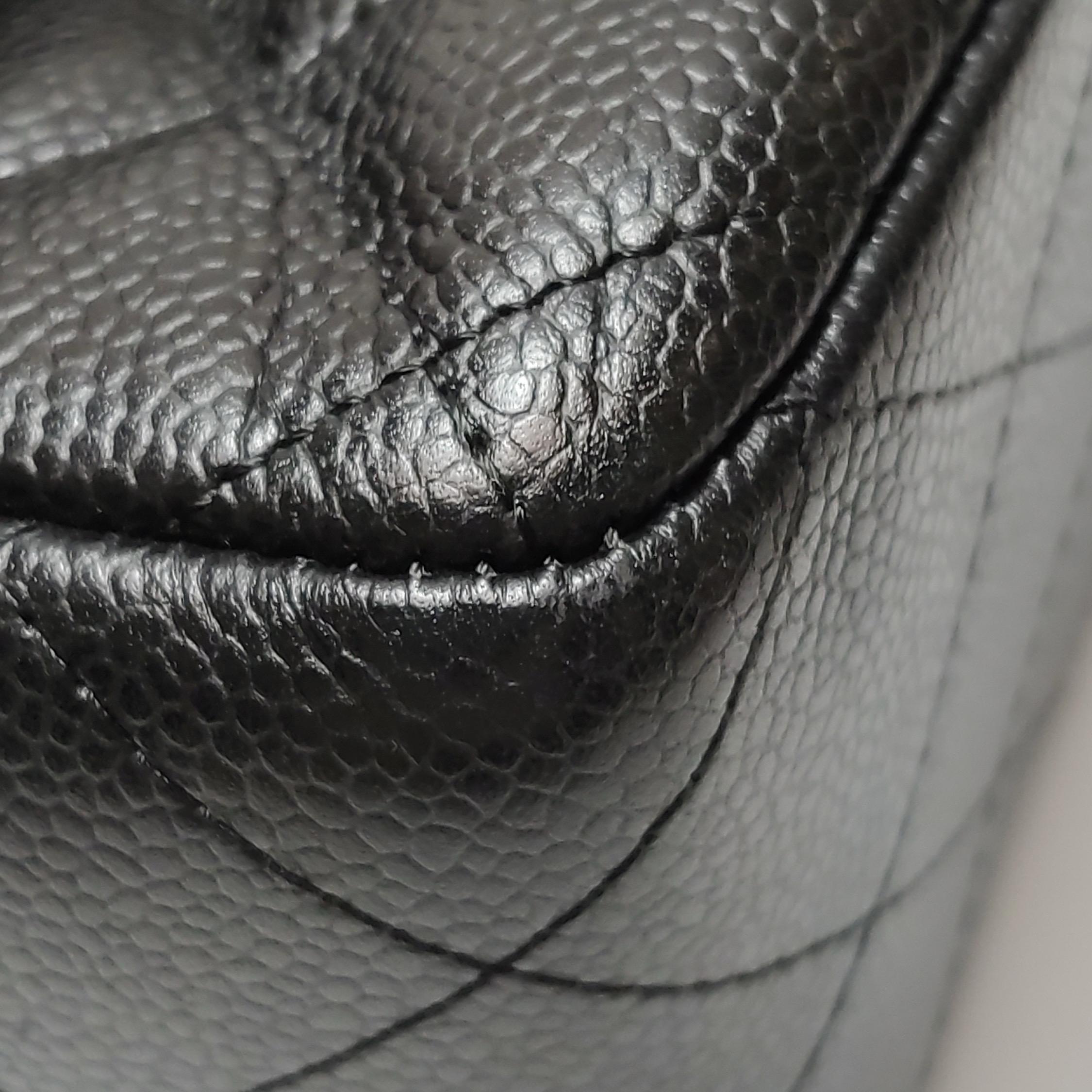 Chanel Classic Leather Jumbo Black Caviar Leather Single Flap 24k Gold Hardware en vente 11