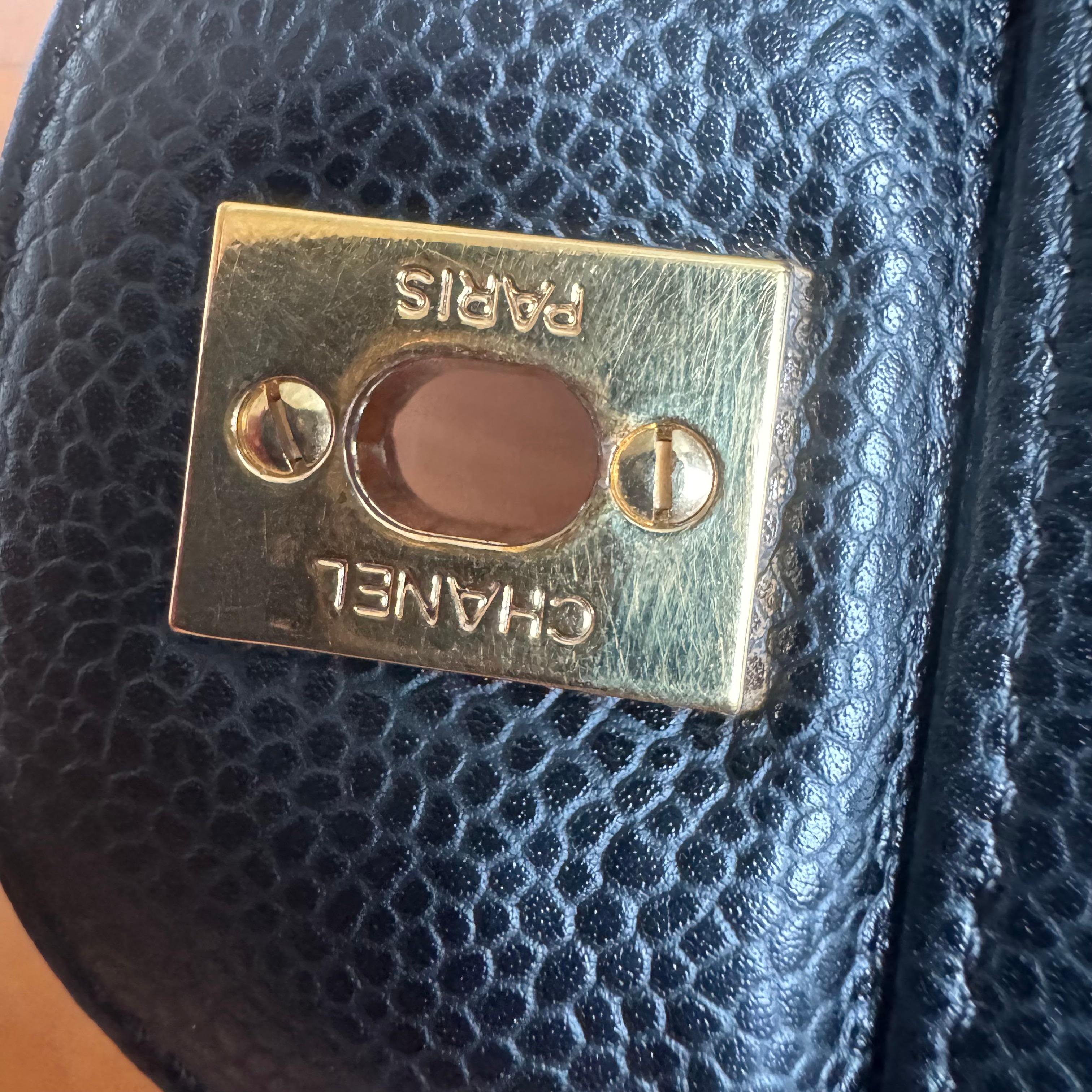Chanel Classic Leather Jumbo Black Caviar Leather Single Flap 24k Gold Hardware en vente 11