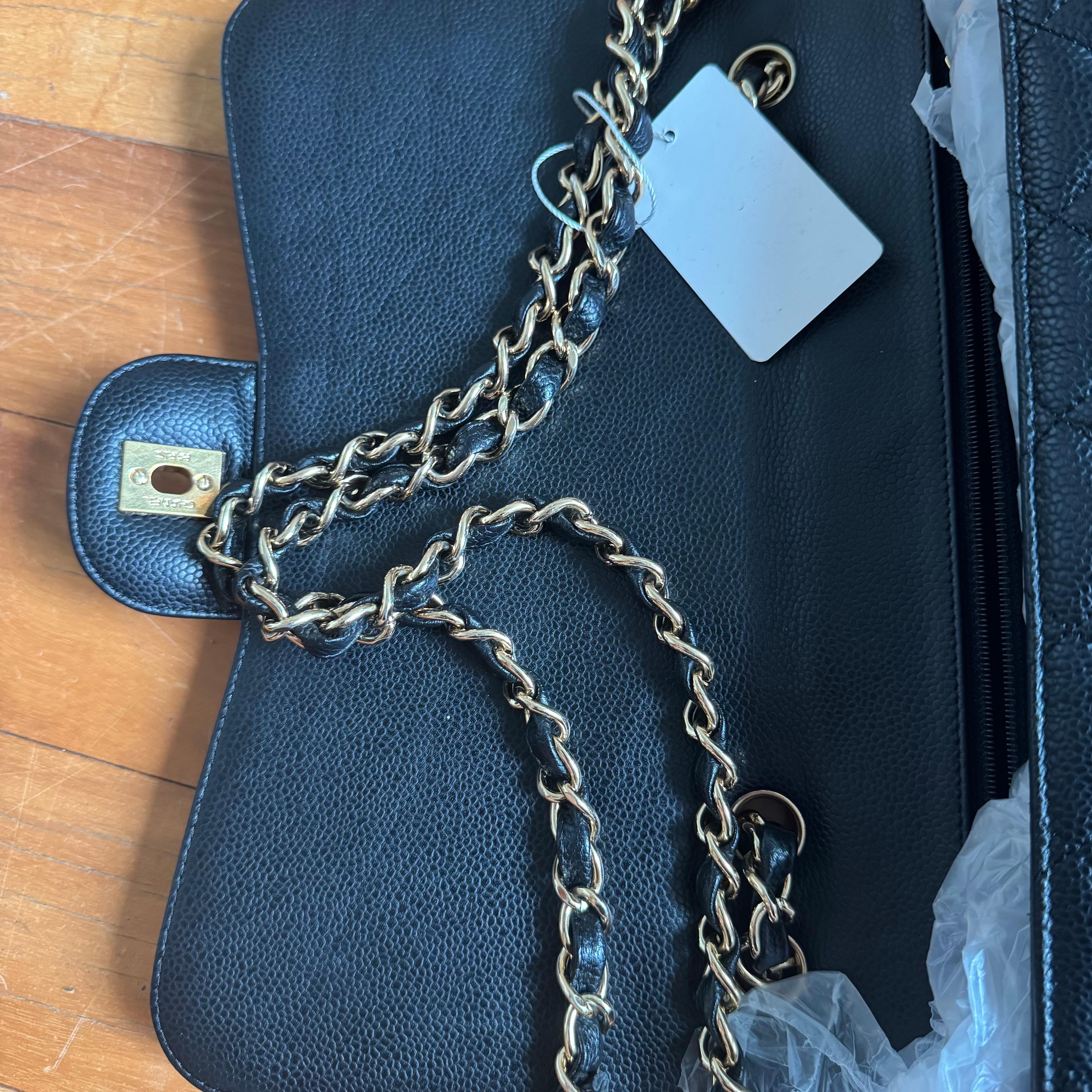 Chanel Classic Leather Jumbo Black Caviar Leather Single Flap 24k Gold Hardware en vente 12