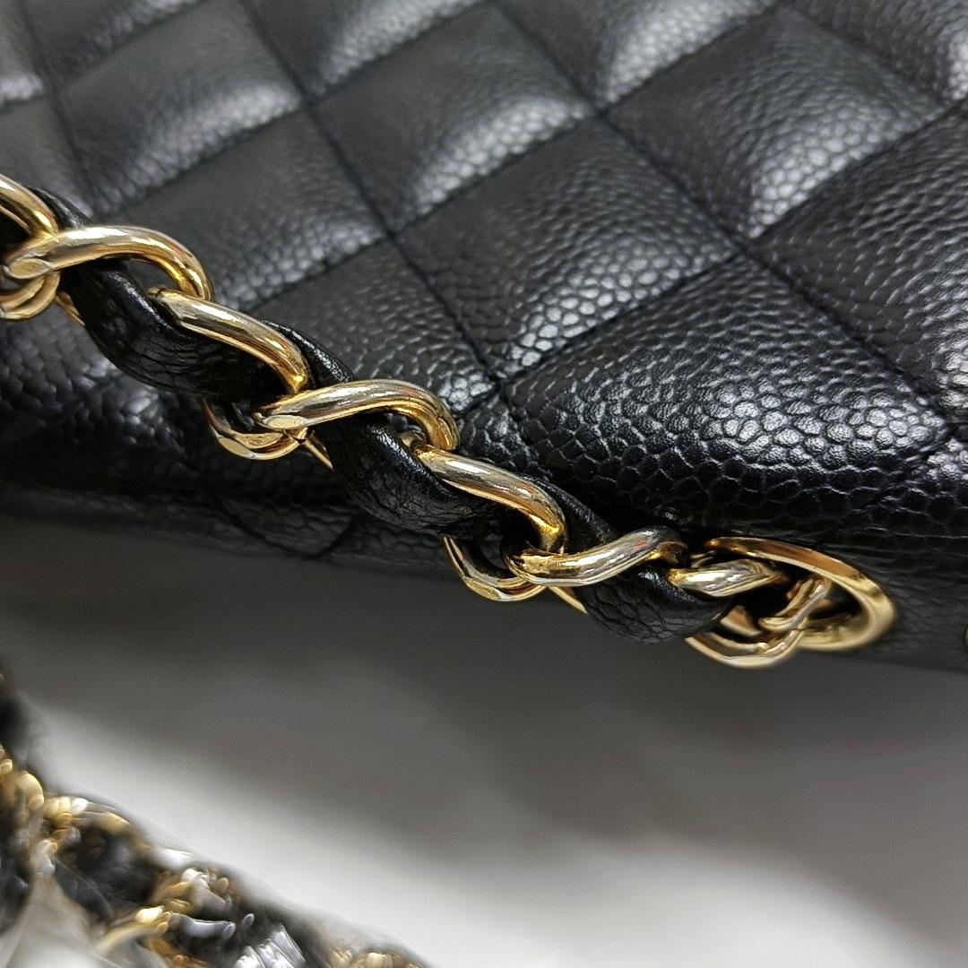 Chanel Classic Leather Jumbo Black Caviar Leather Single Flap 24k Gold Hardware en vente 12