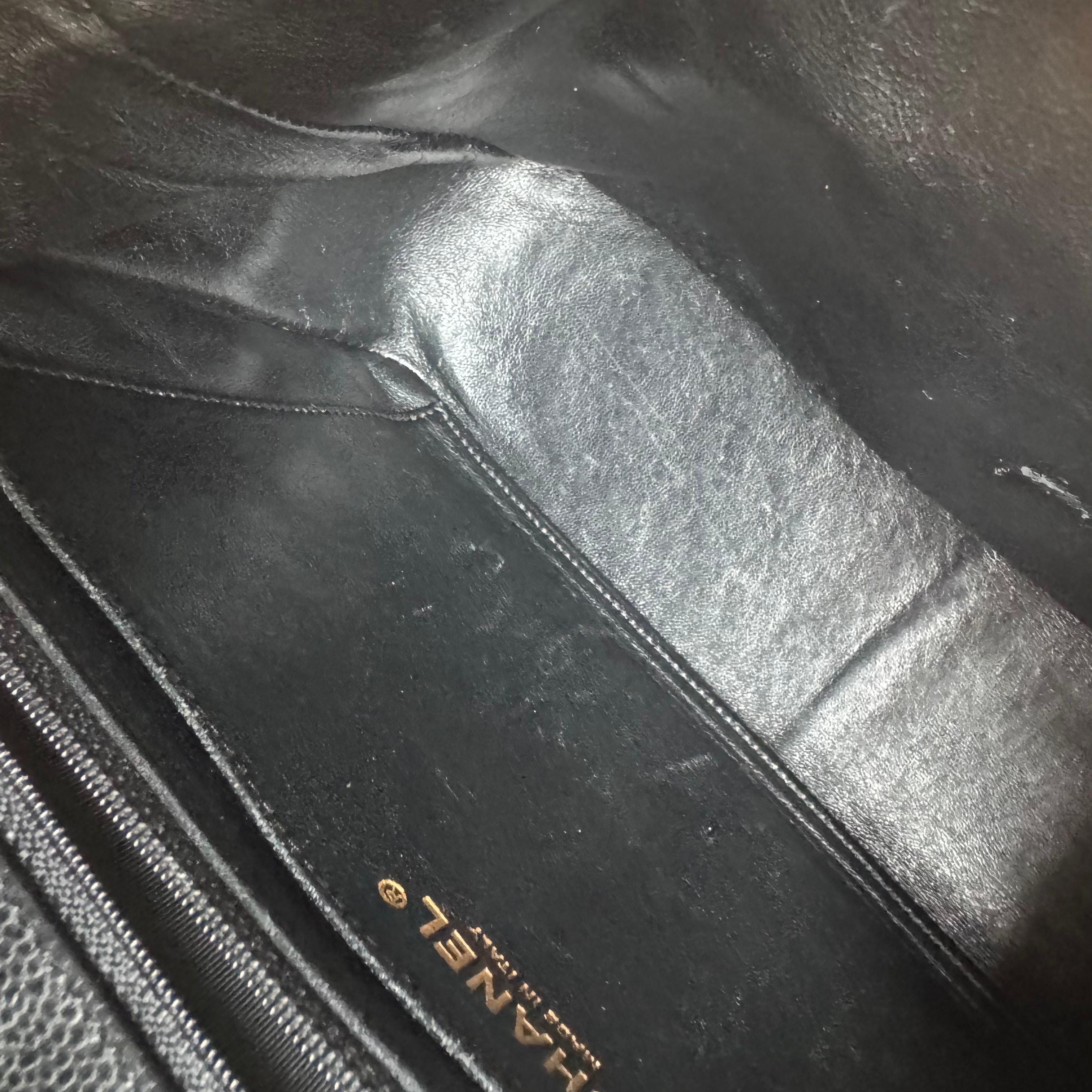 Chanel Classic Leather Jumbo Black Caviar Leather Single Flap 24k Gold Hardware en vente 14