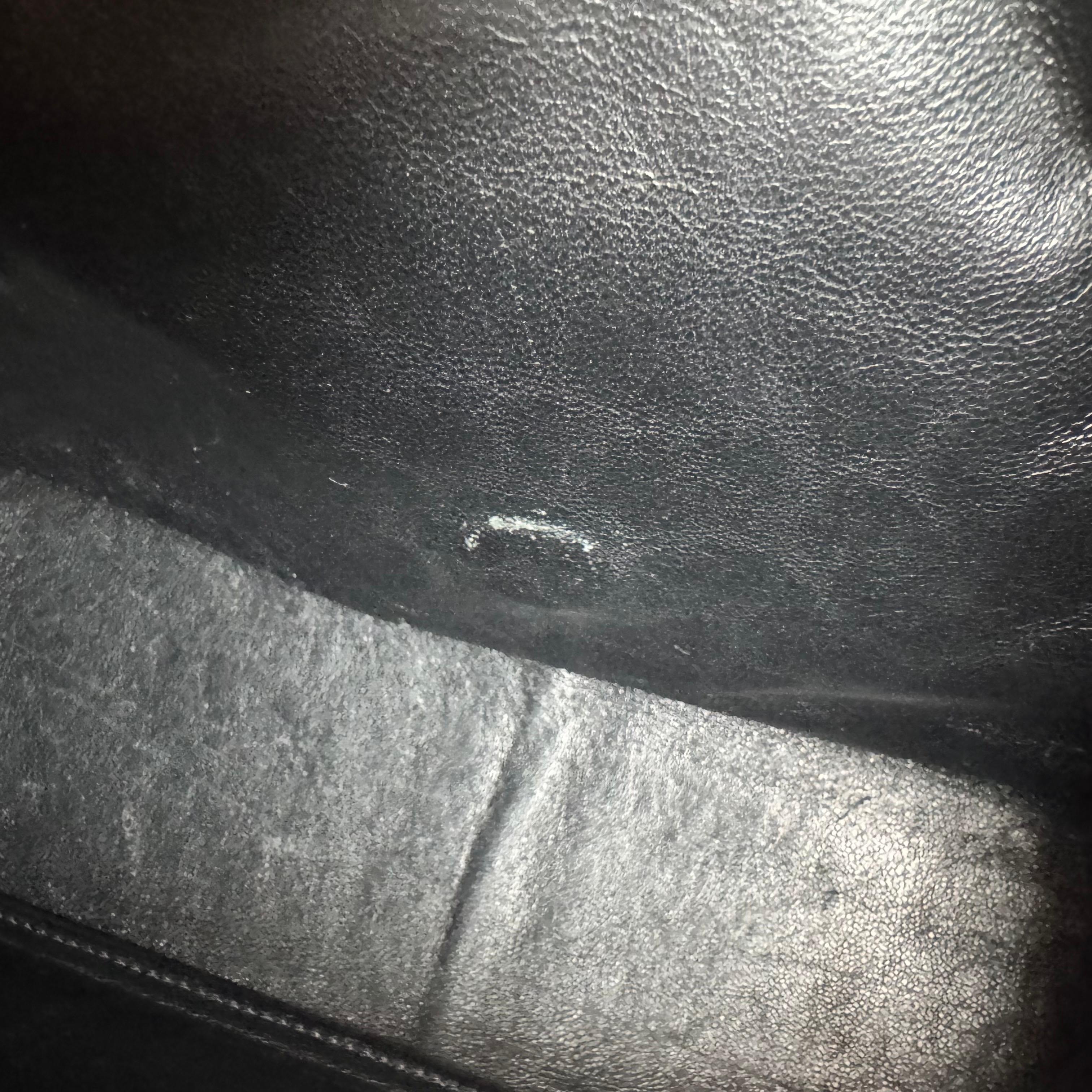 Chanel Classic Leather Jumbo Black Caviar Leather Single Flap 24k Gold Hardware en vente 15