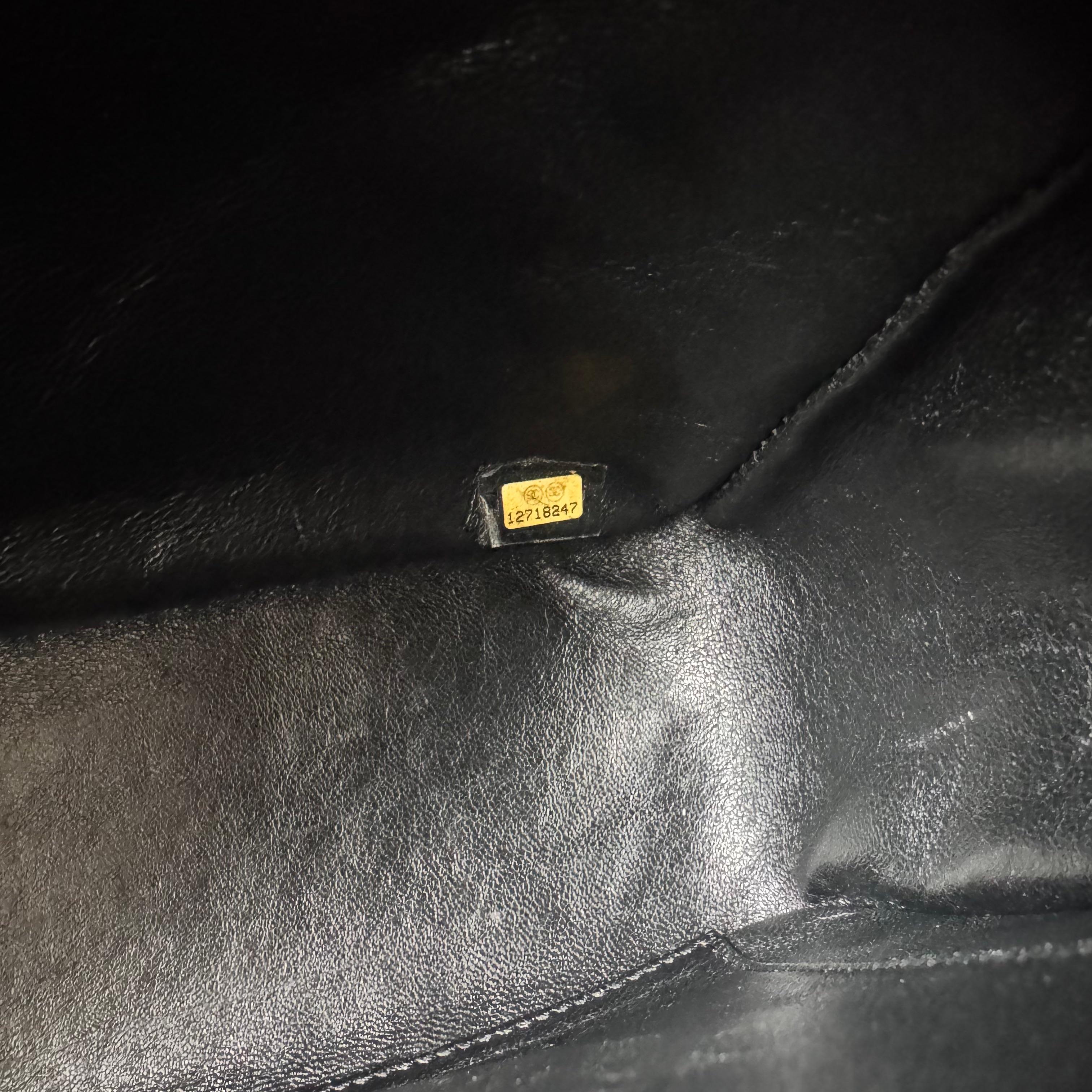 Chanel Classic Leather Jumbo Black Caviar Leather Single Flap 24k Gold Hardware en vente 15