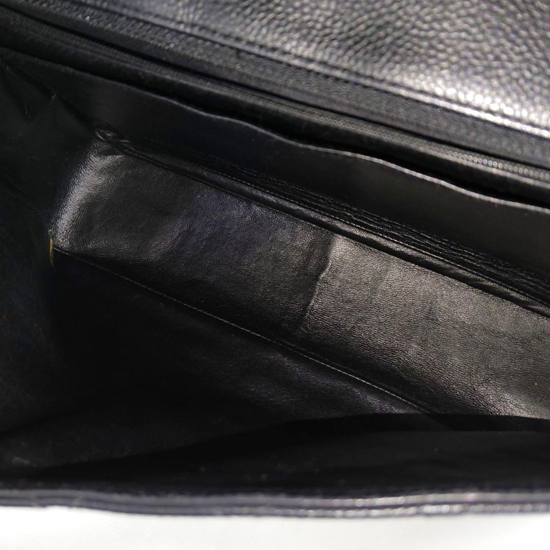 Chanel Classic Leather Jumbo Black Caviar Leather Single Flap 24k Gold Hardware en vente 2