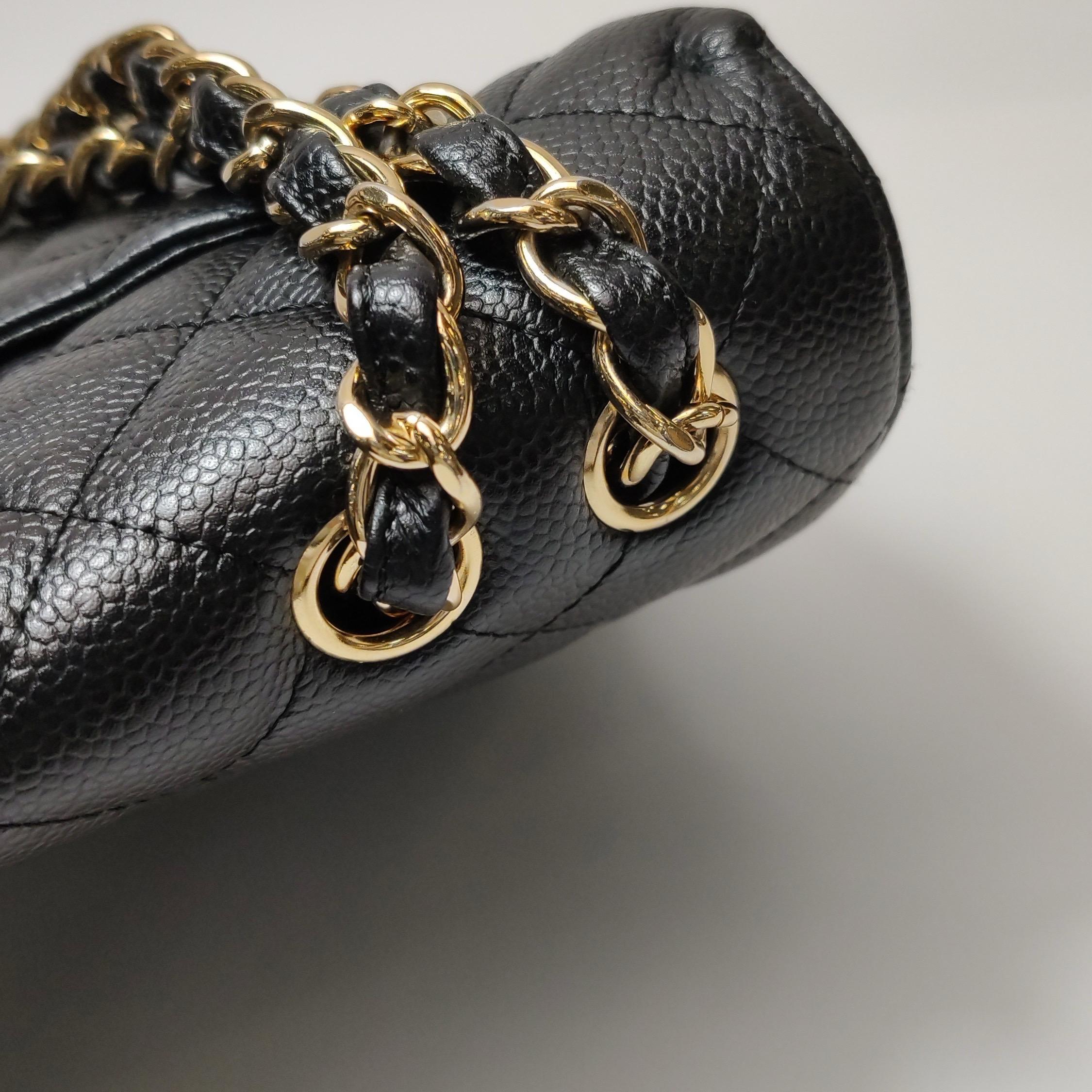 Chanel Classic Leather Jumbo Black Caviar Leather Single Flap 24k Gold Hardware en vente 3