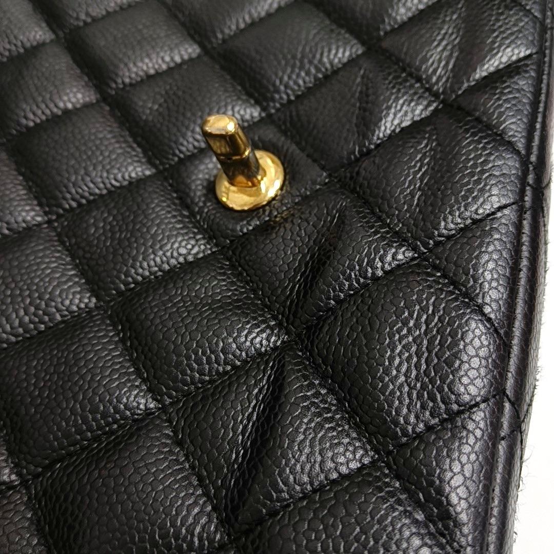 Chanel Classic Leather Jumbo Black Caviar Leather Single Flap 24k Gold Hardware en vente 3