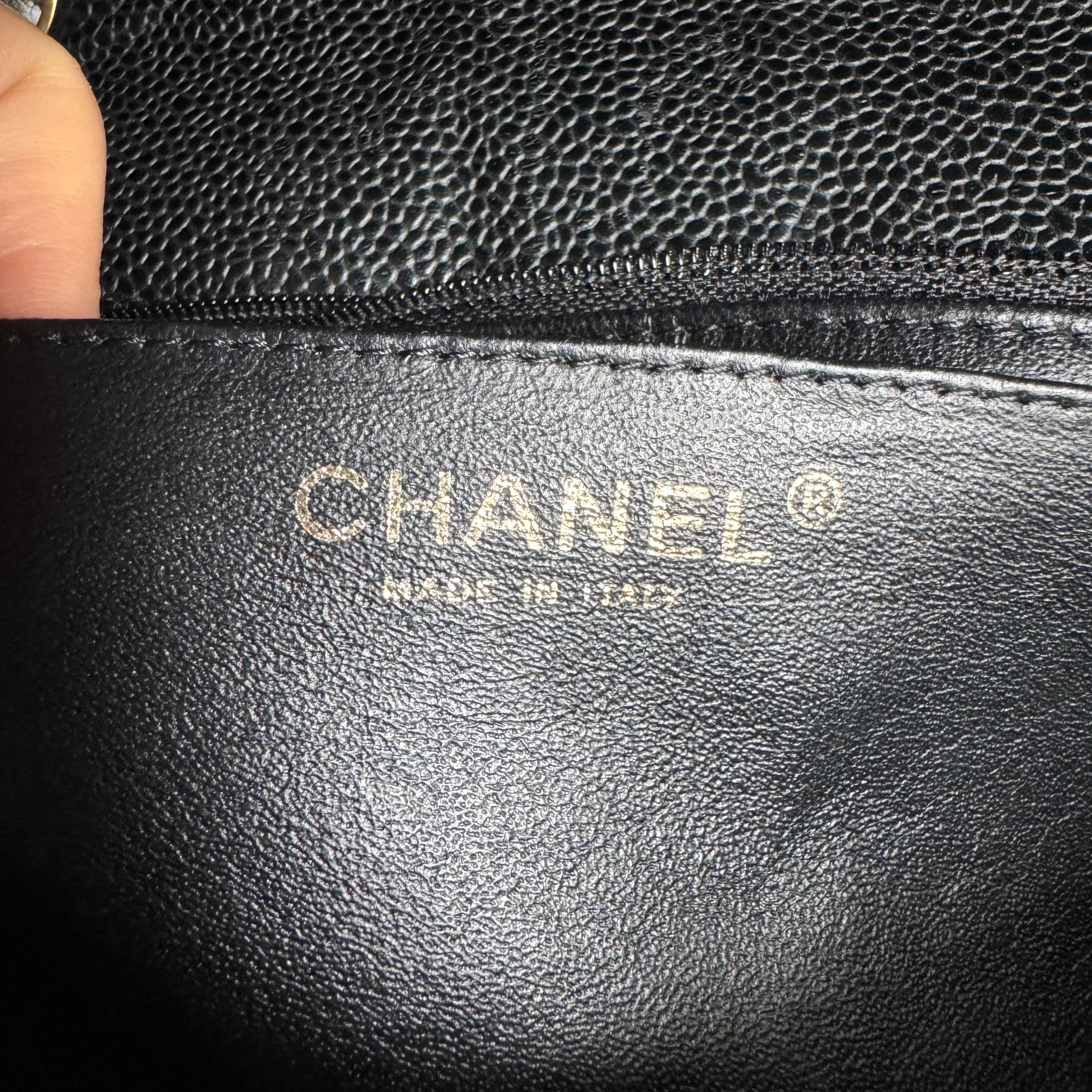 Chanel Classic Flap Jumbo Black Caviar Leather Single Flap Gold Hardware 2009 For Sale 11