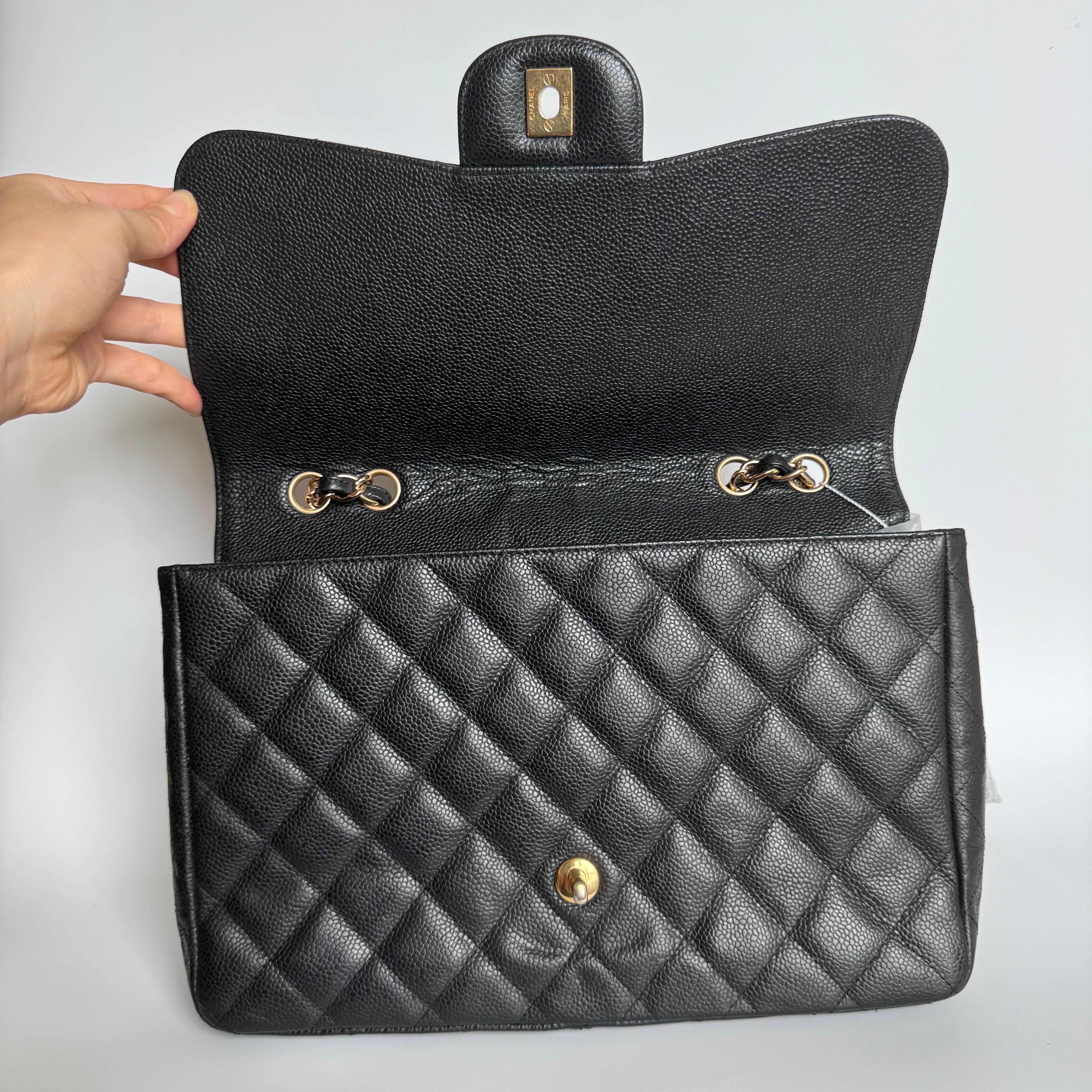 Chanel Classic Flap Jumbo Black Caviar Leather Single Flap Gold Hardware 2009 For Sale 15