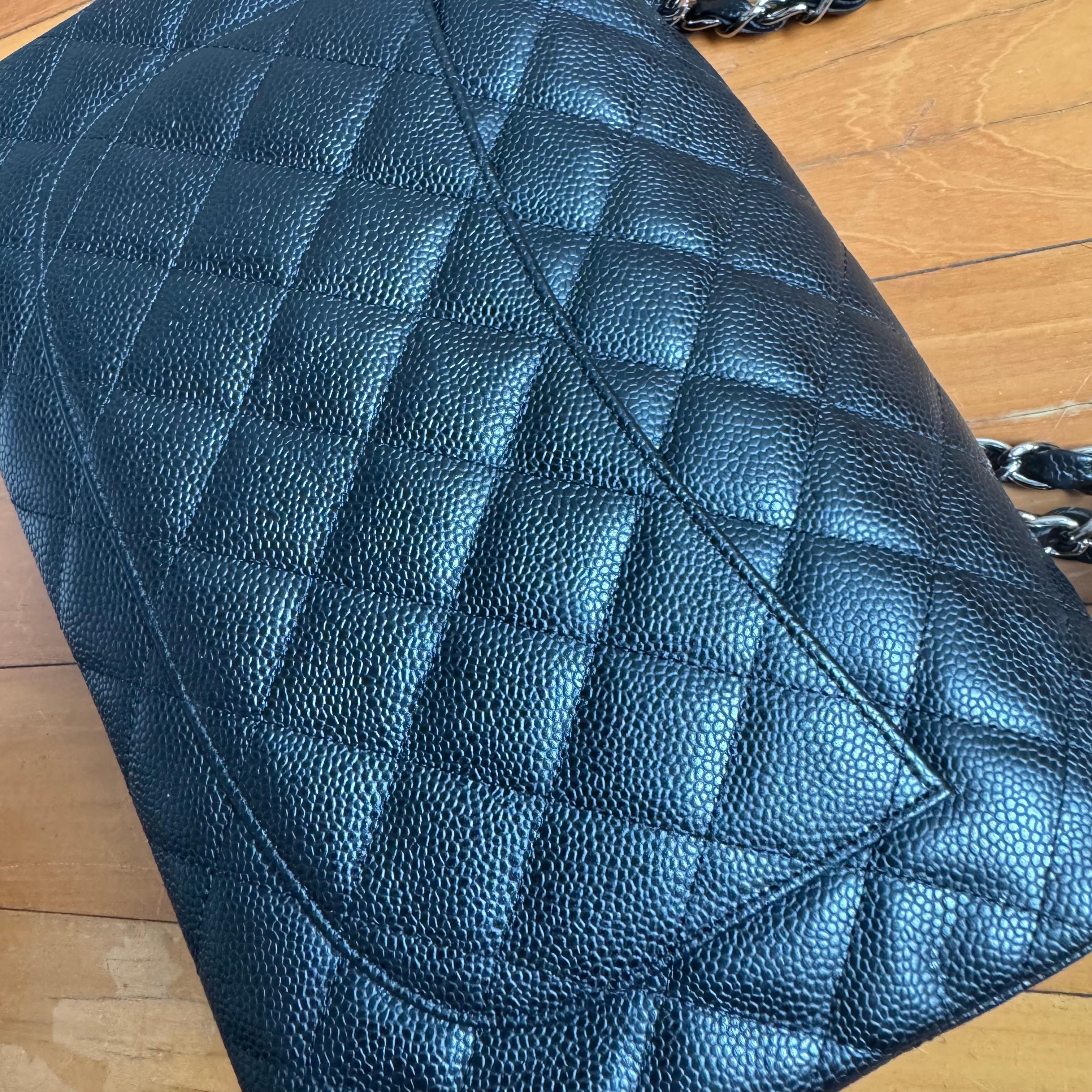 Chanel Classic Leather Jumbo Black Caviar Leather Single Flap Silver Hardware 2006 en vente 5