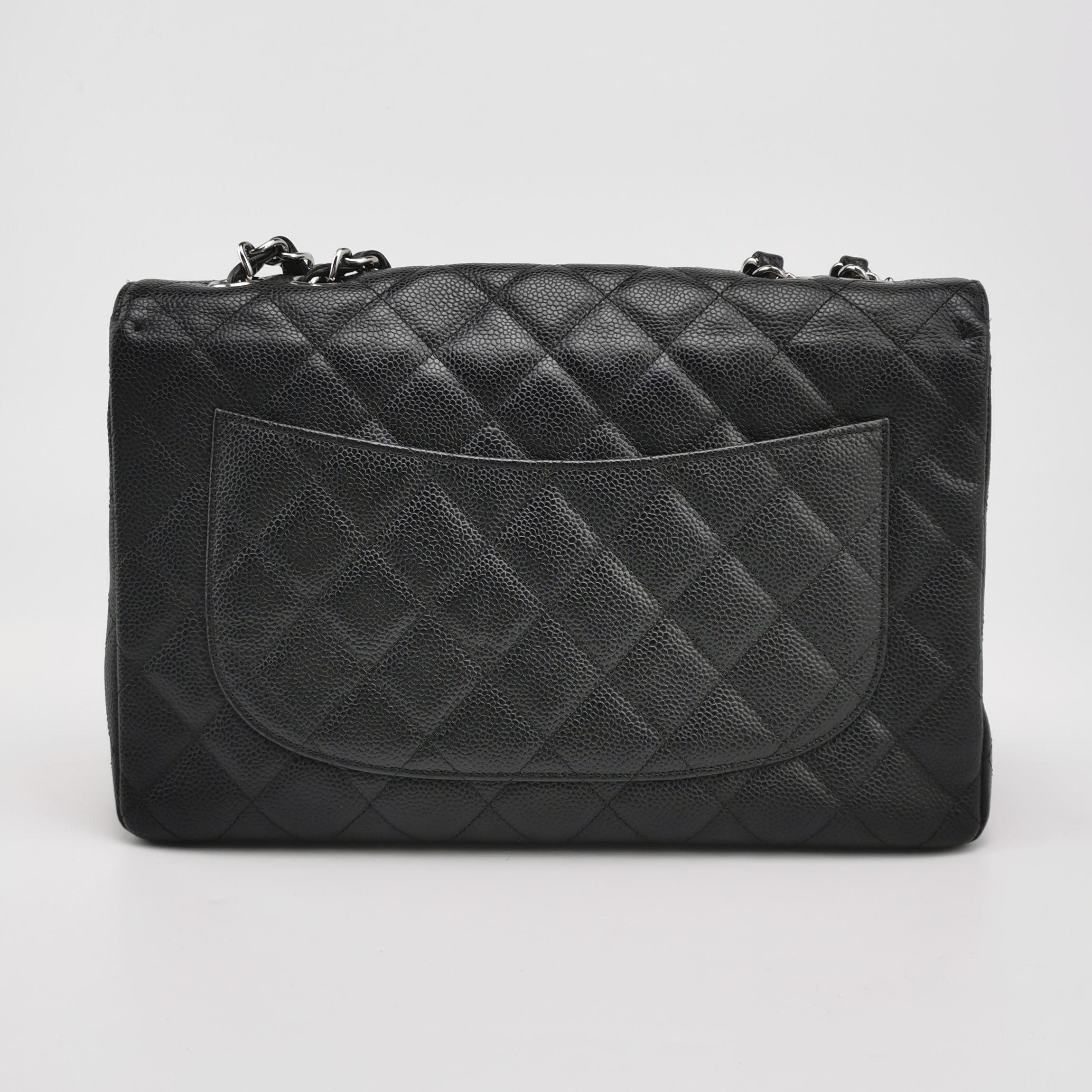 Chanel Classic Flap Jumbo Schwarzes Kaviar-Leder Einzelklappe Silberne Hardware 2006 im Angebot 1