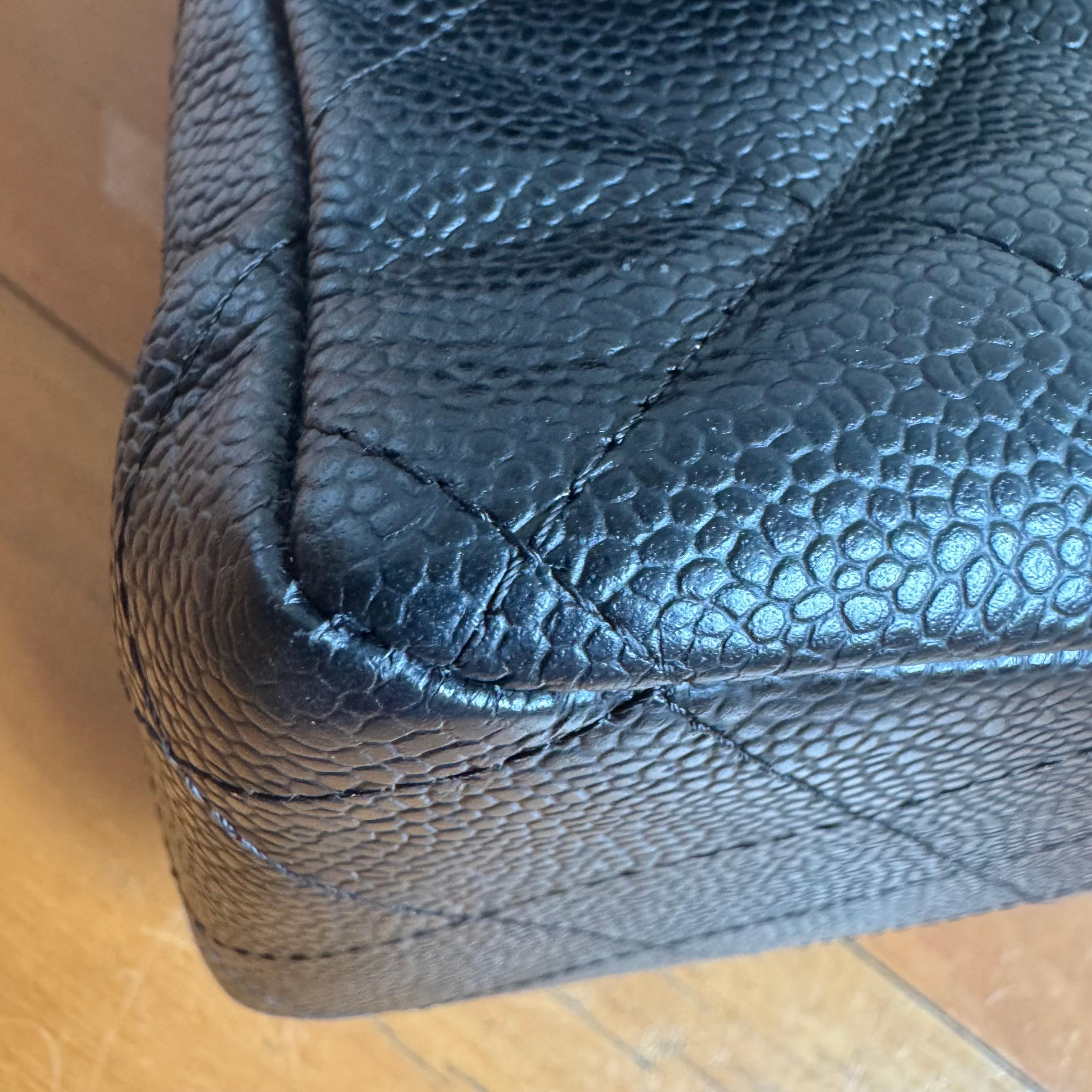 Chanel Classic Leather Jumbo Black Caviar Leather Single Flap Silver Hardware 2006 en vente 2