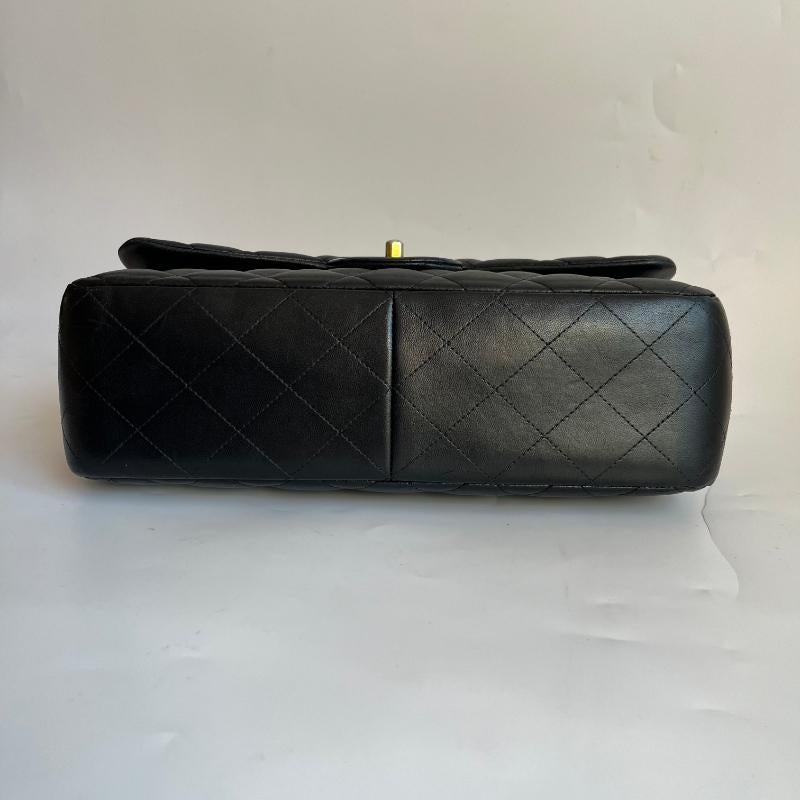 Chanel Classic Flap Jumbo Noir Cuir d'agneau Double rabat Ferrures dorées Pour femmes en vente